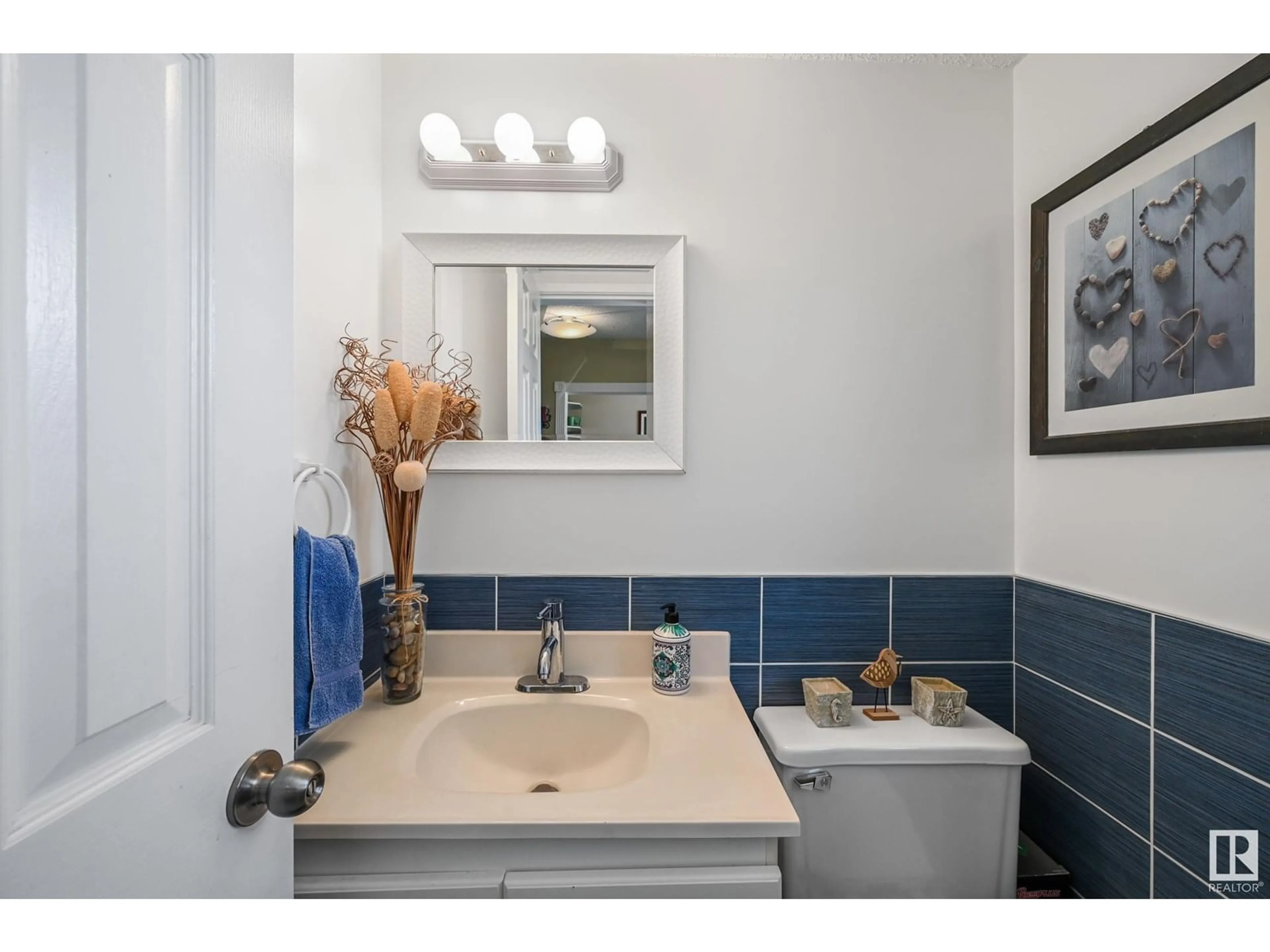 Standard bathroom, ceramic/tile floor for 86 GREAT OA, Sherwood Park Alberta T8A0V8