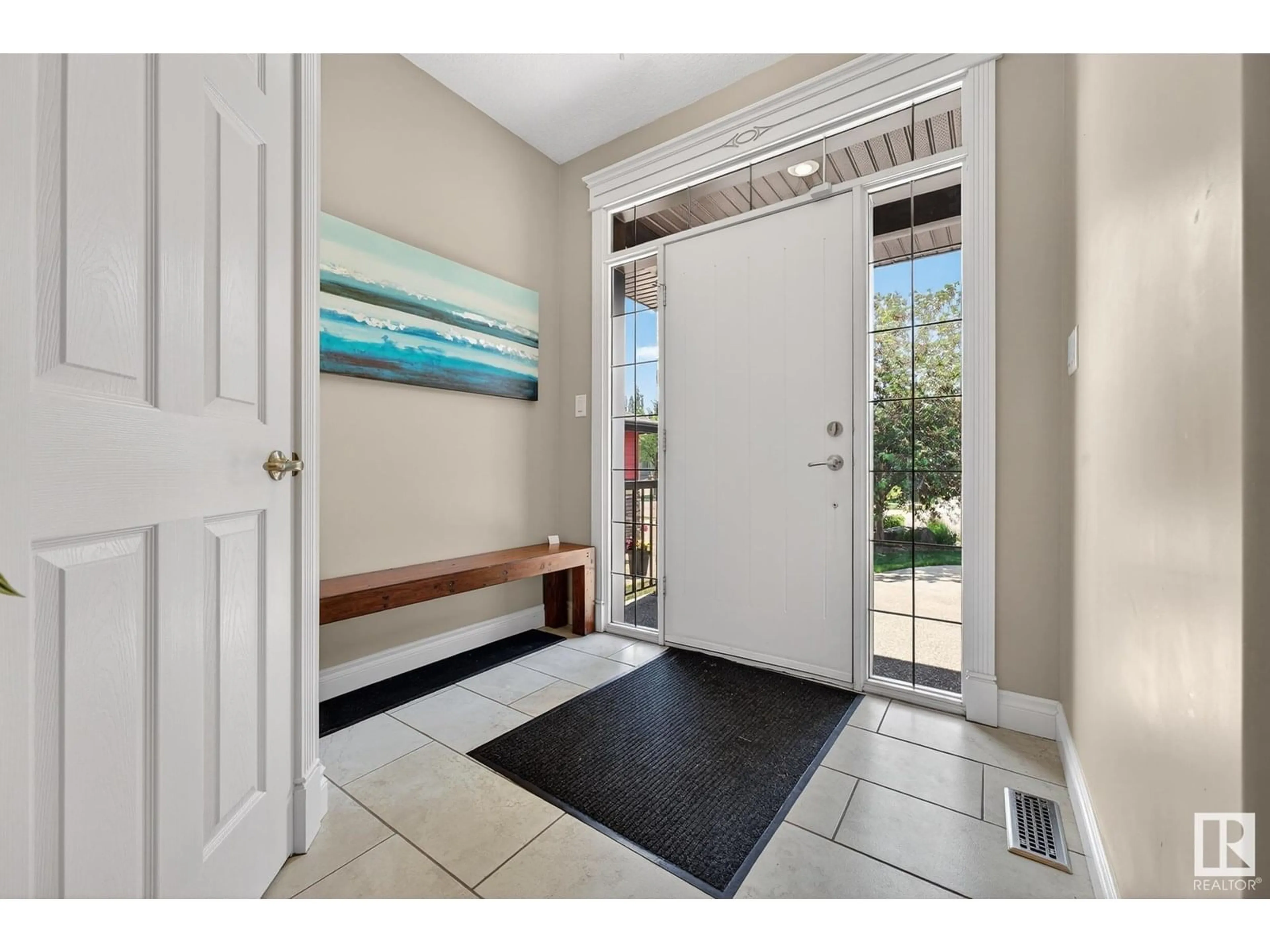 Indoor entryway for 125 CAMPBELL DR, Sherwood Park Alberta T8H0E3