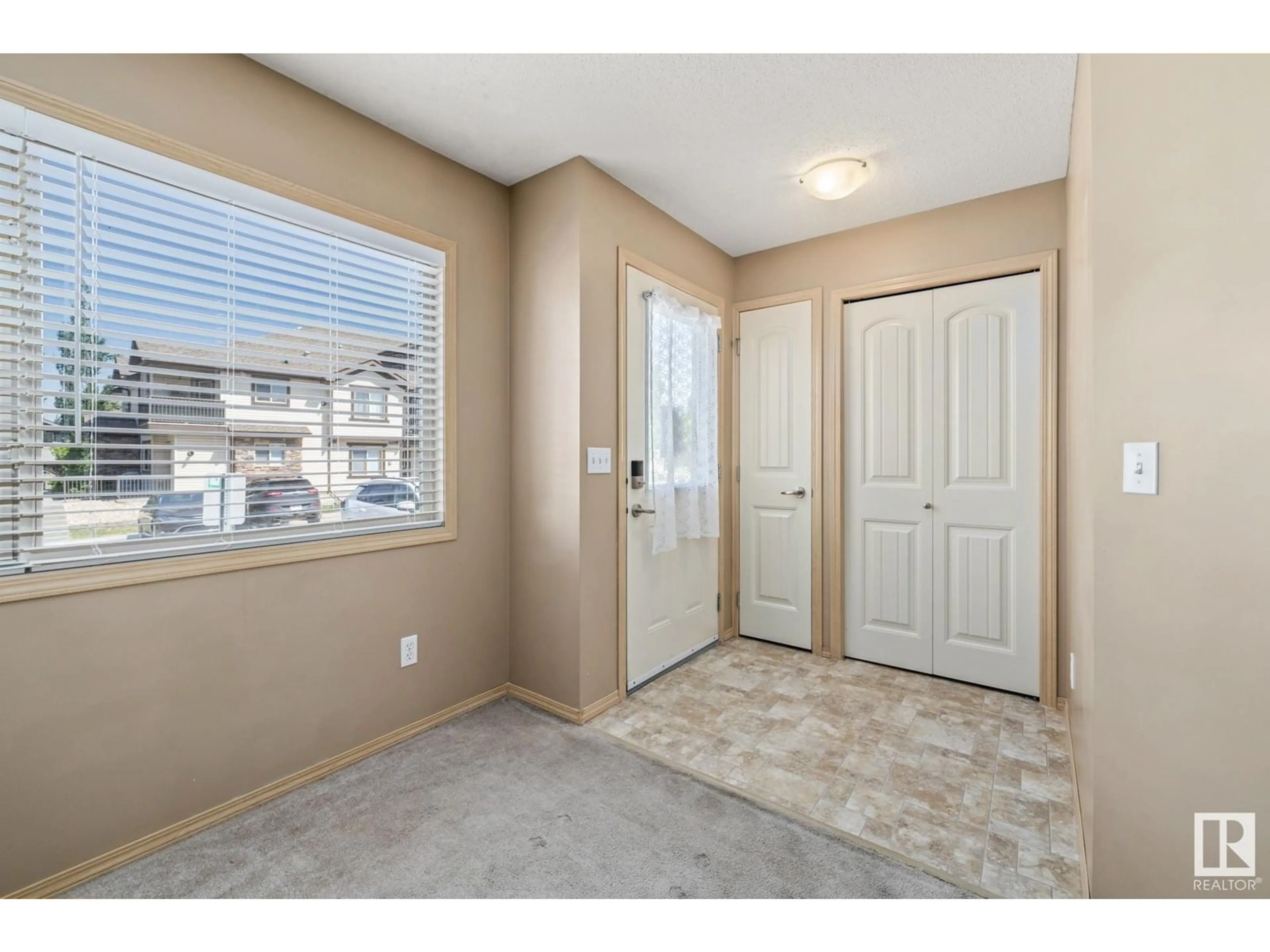 Indoor entryway for SW - 85 604 62 ST, Edmonton Alberta T6X0K4