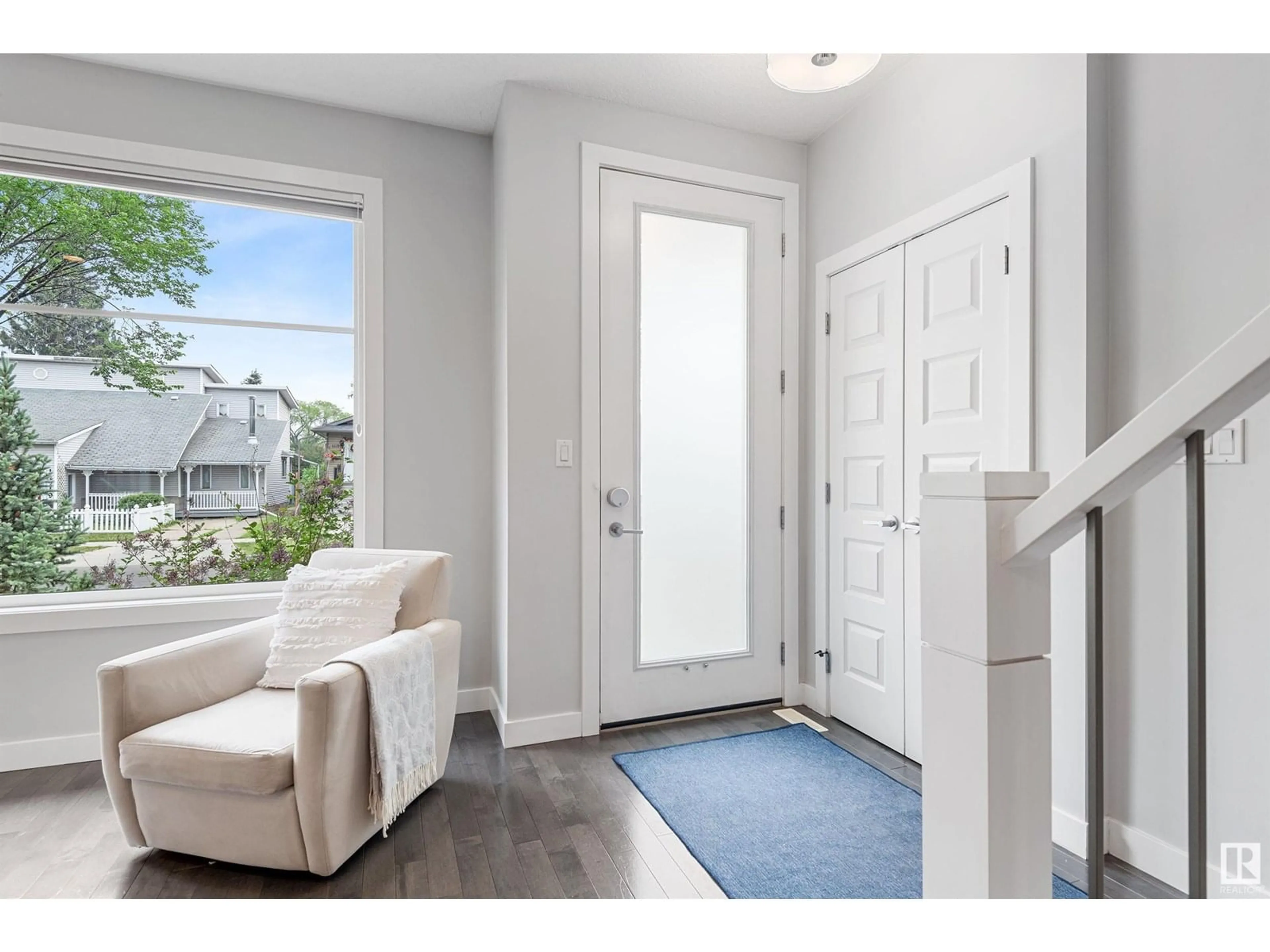 Indoor entryway for NW - 12218 126 ST, Edmonton Alberta T5L0W8