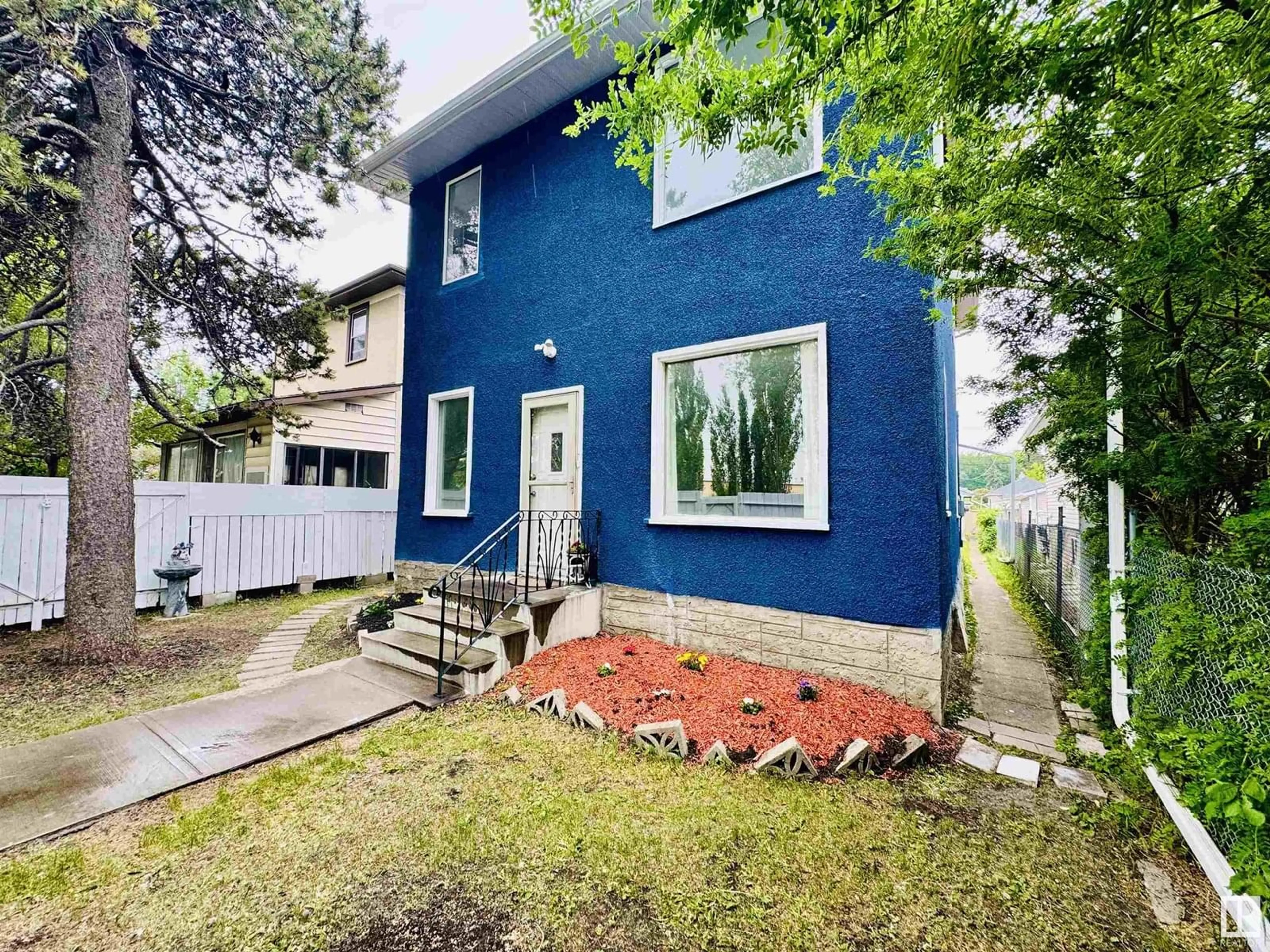 Unknown for 11414 81 ST, Edmonton Alberta T5B2R6