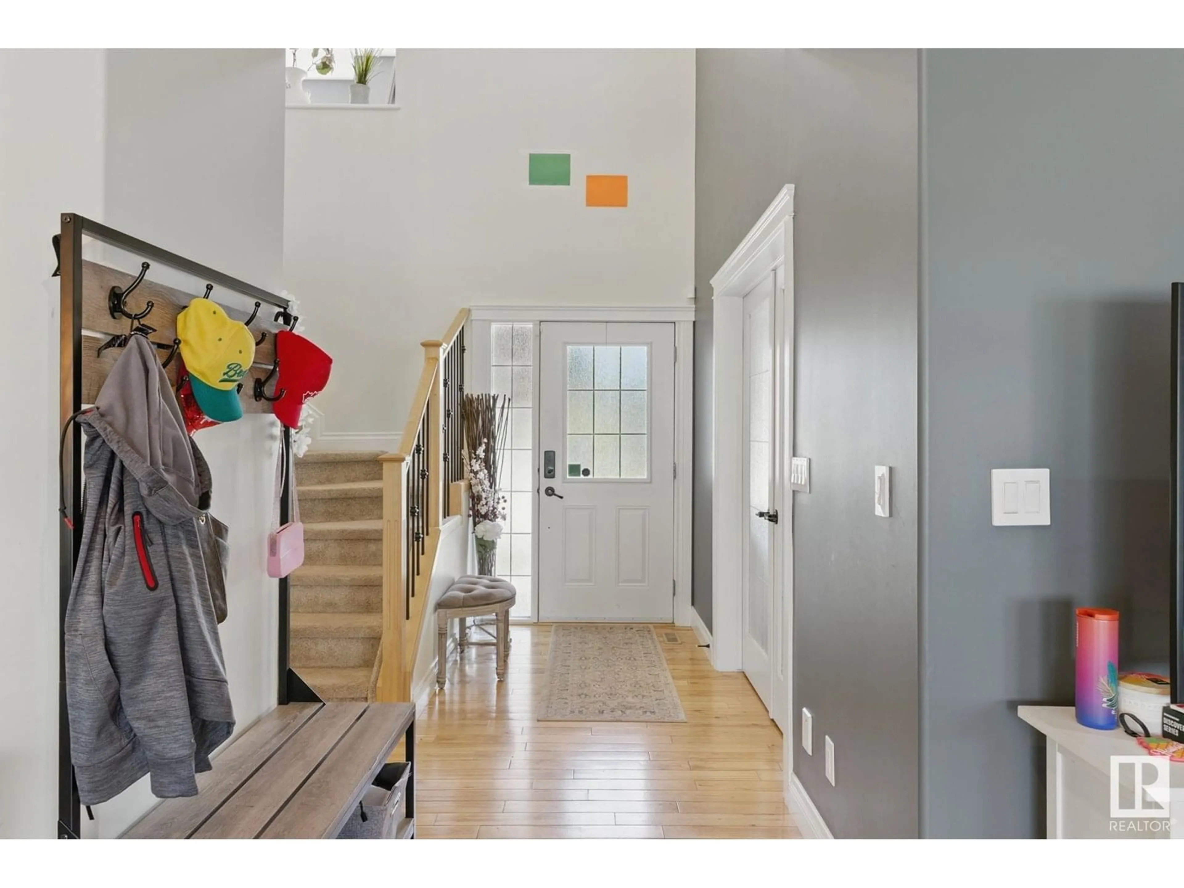 Indoor entryway for 5706 MCLUHAN BAY BA, Edmonton Alberta T6R0P8