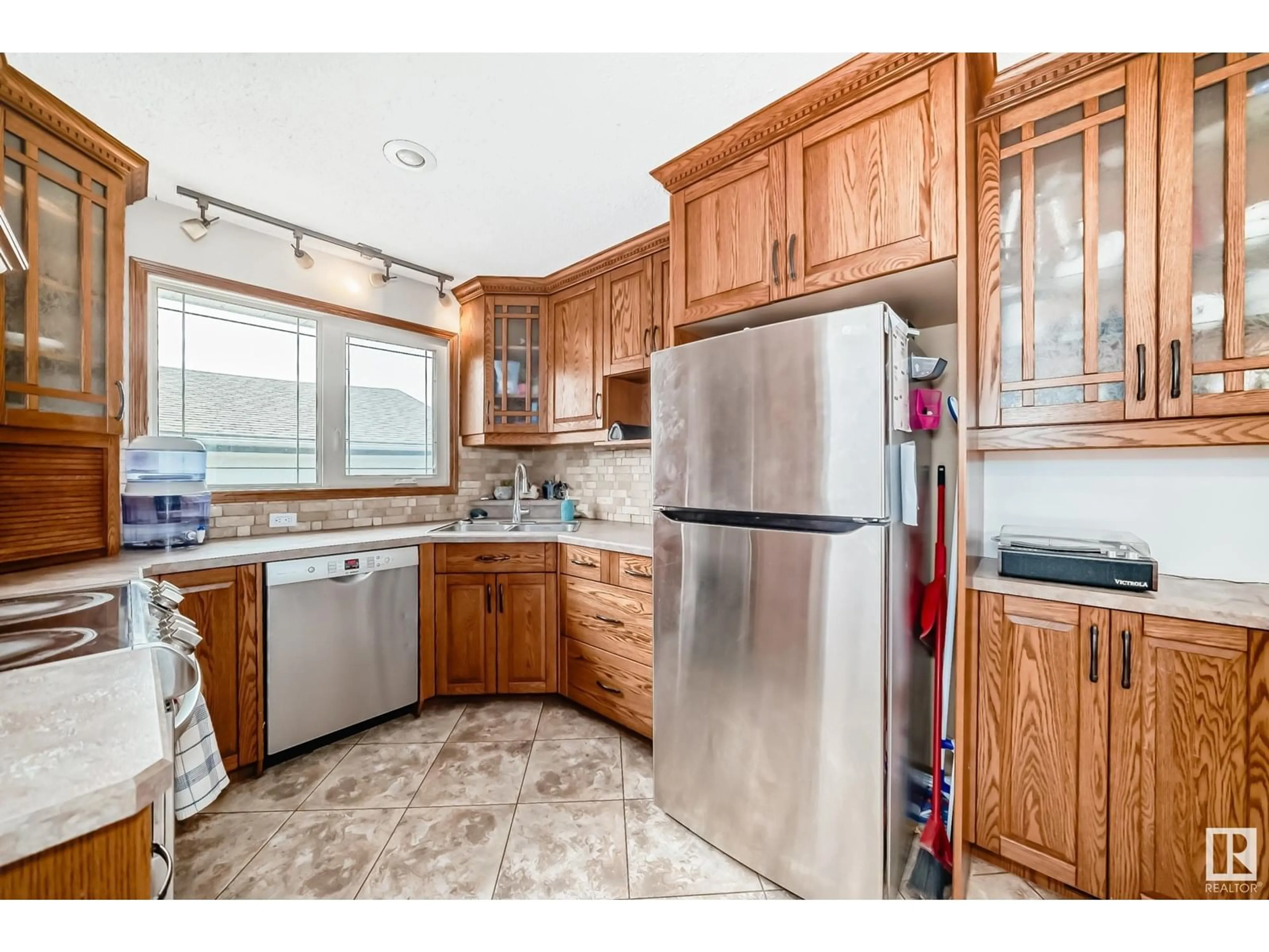 Standard kitchen, unknown for 5227 49 AV, Onoway Alberta T0E1V0