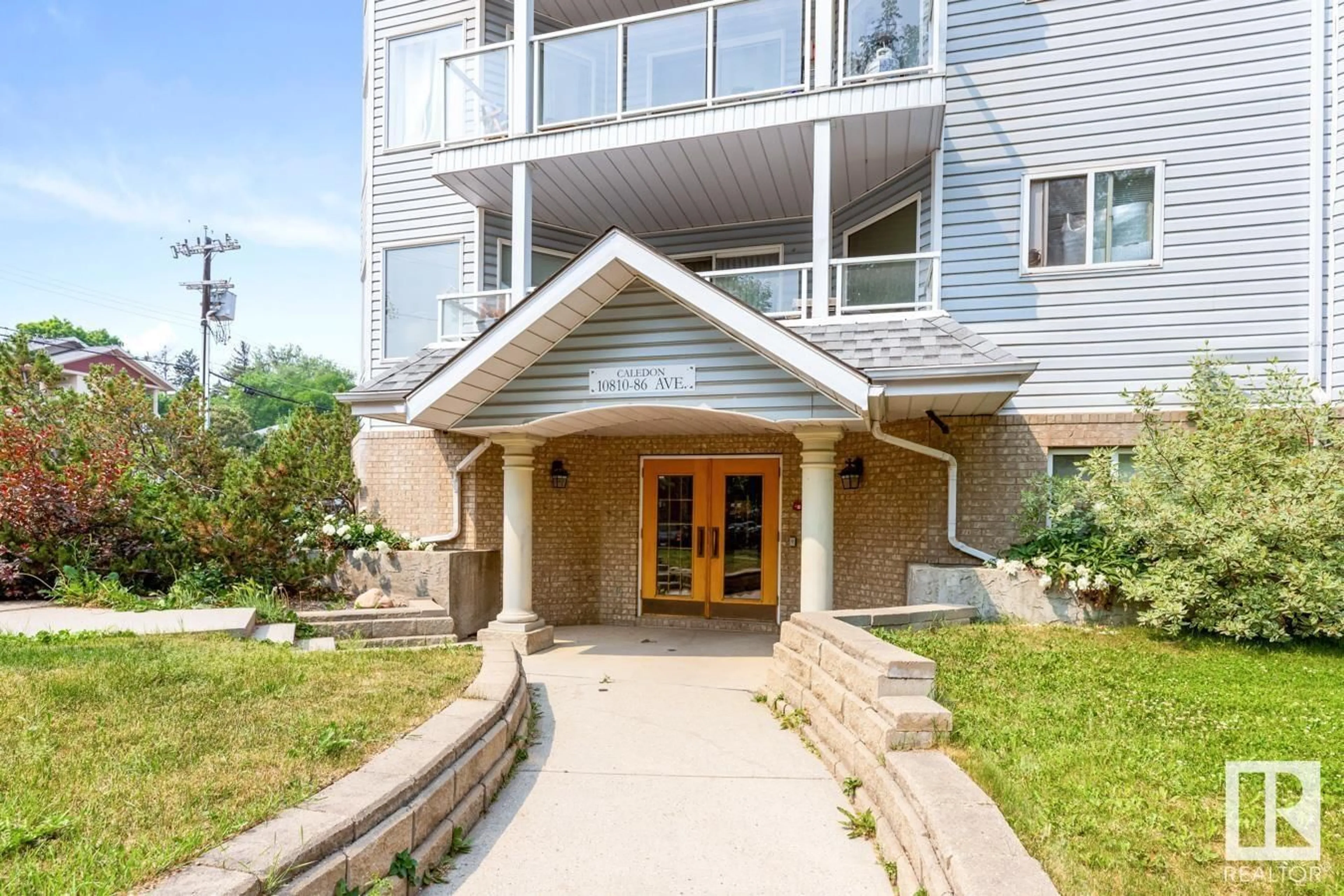 Unknown for 401 - 10810 86 AV, Edmonton Alberta T6E2N2