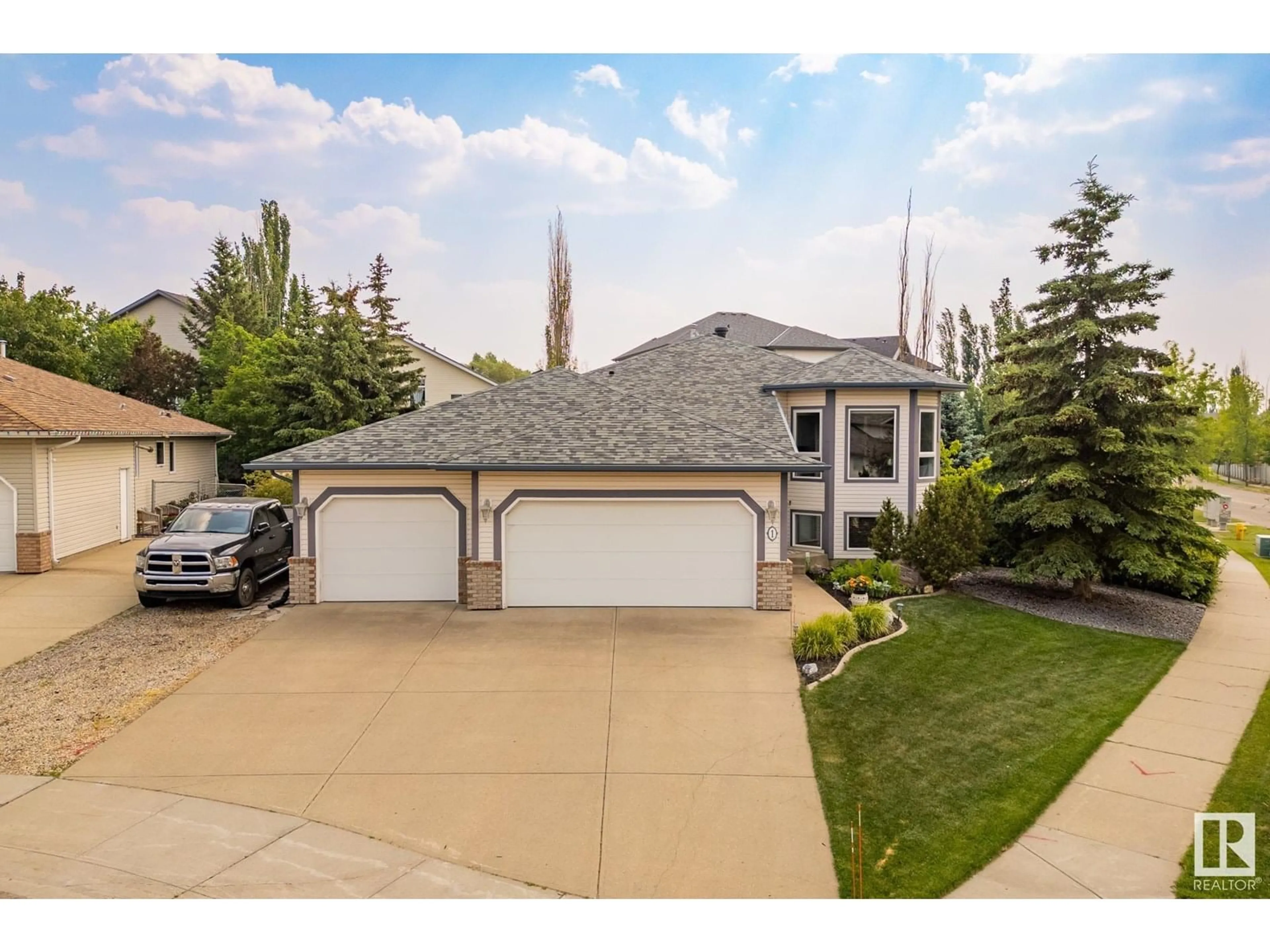Home with vinyl exterior material, street for 1 HIGHLAND WY, Sherwood Park Alberta T8A5R6