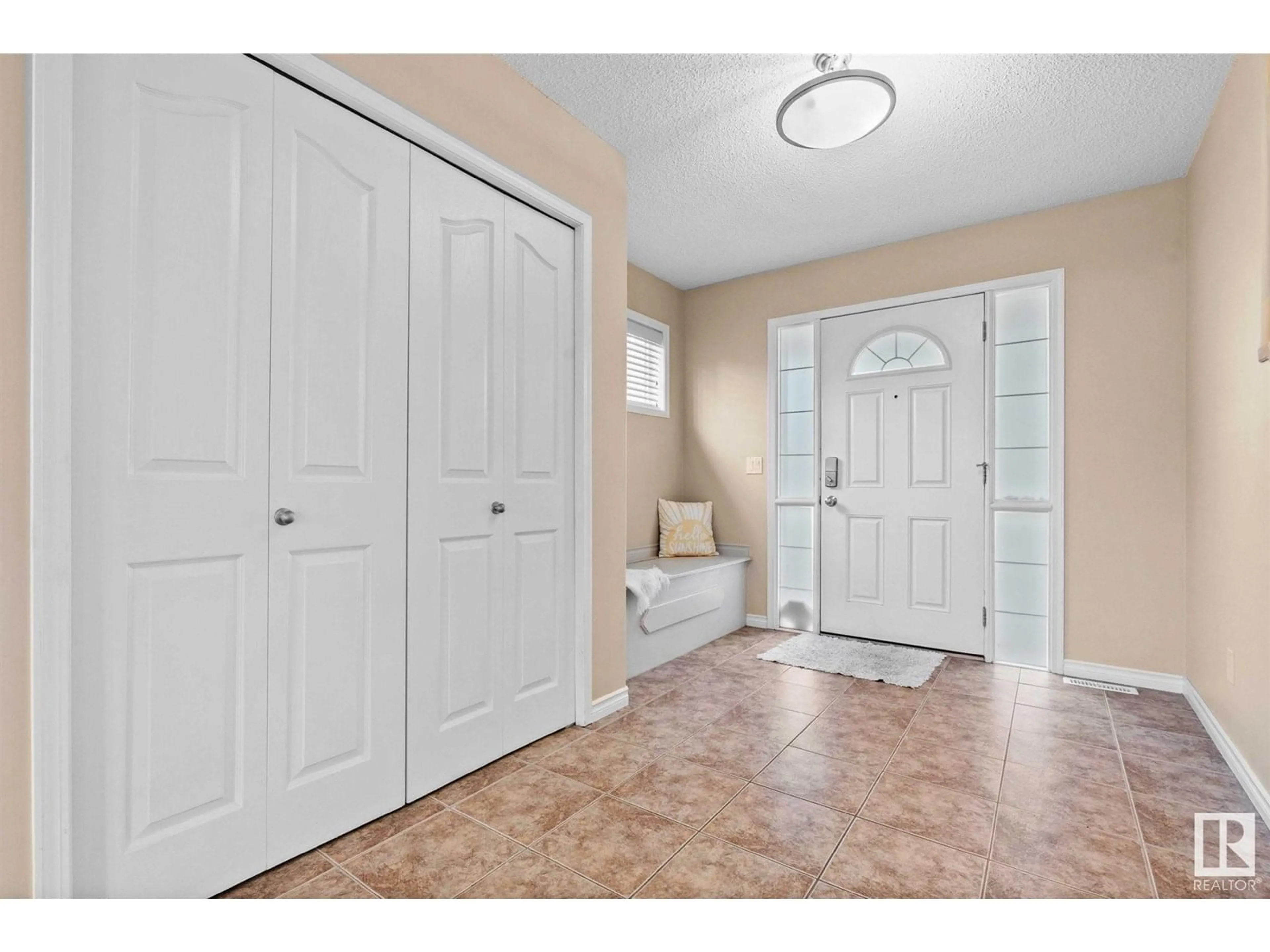 Indoor entryway for 1186 WESTERRA LI, Stony Plain Alberta T7Z2Z4