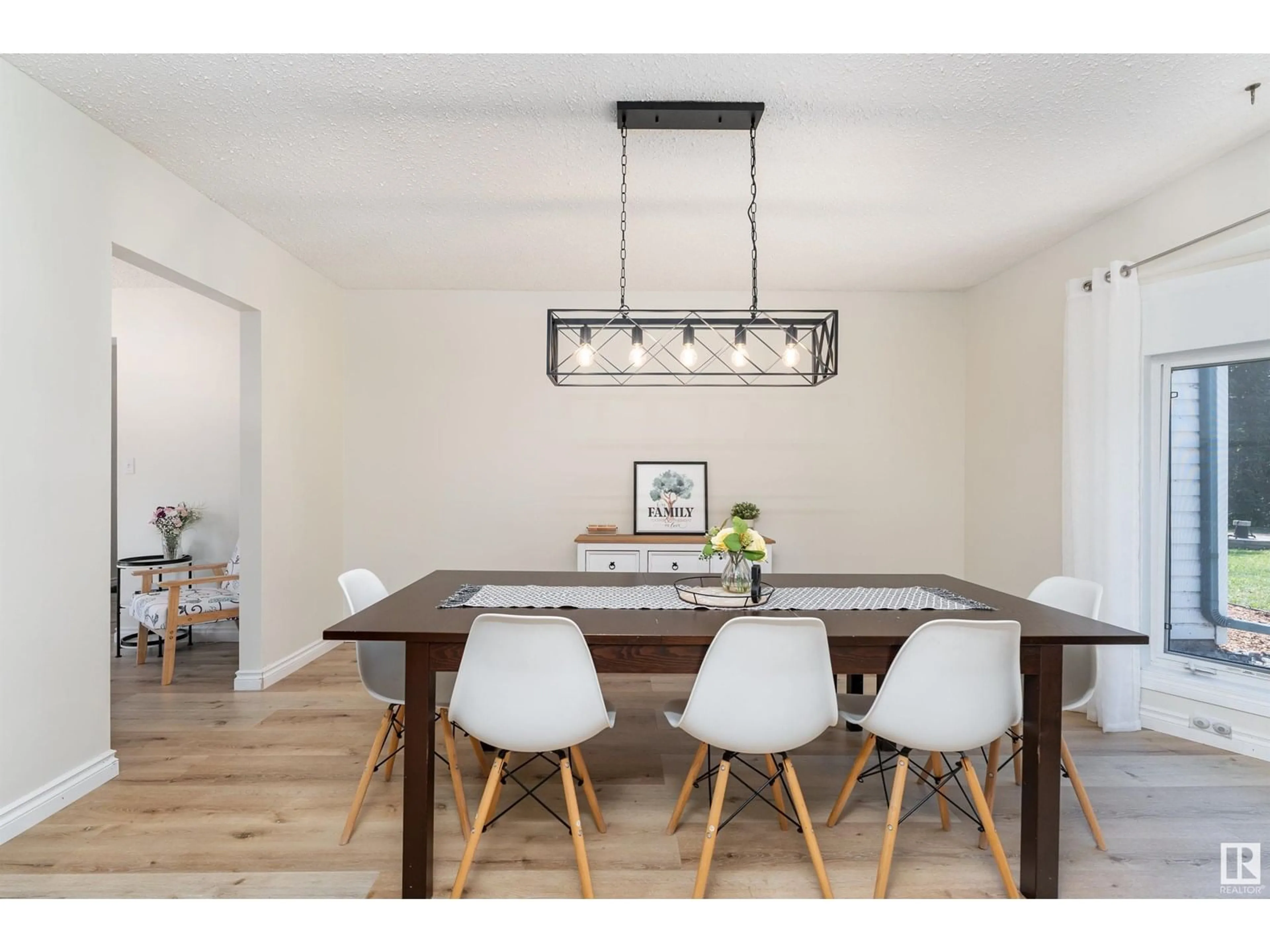 Dining room, wood/laminate floor for 50437 RGE ROAD 235, Rural Leduc County Alberta T4X0M2