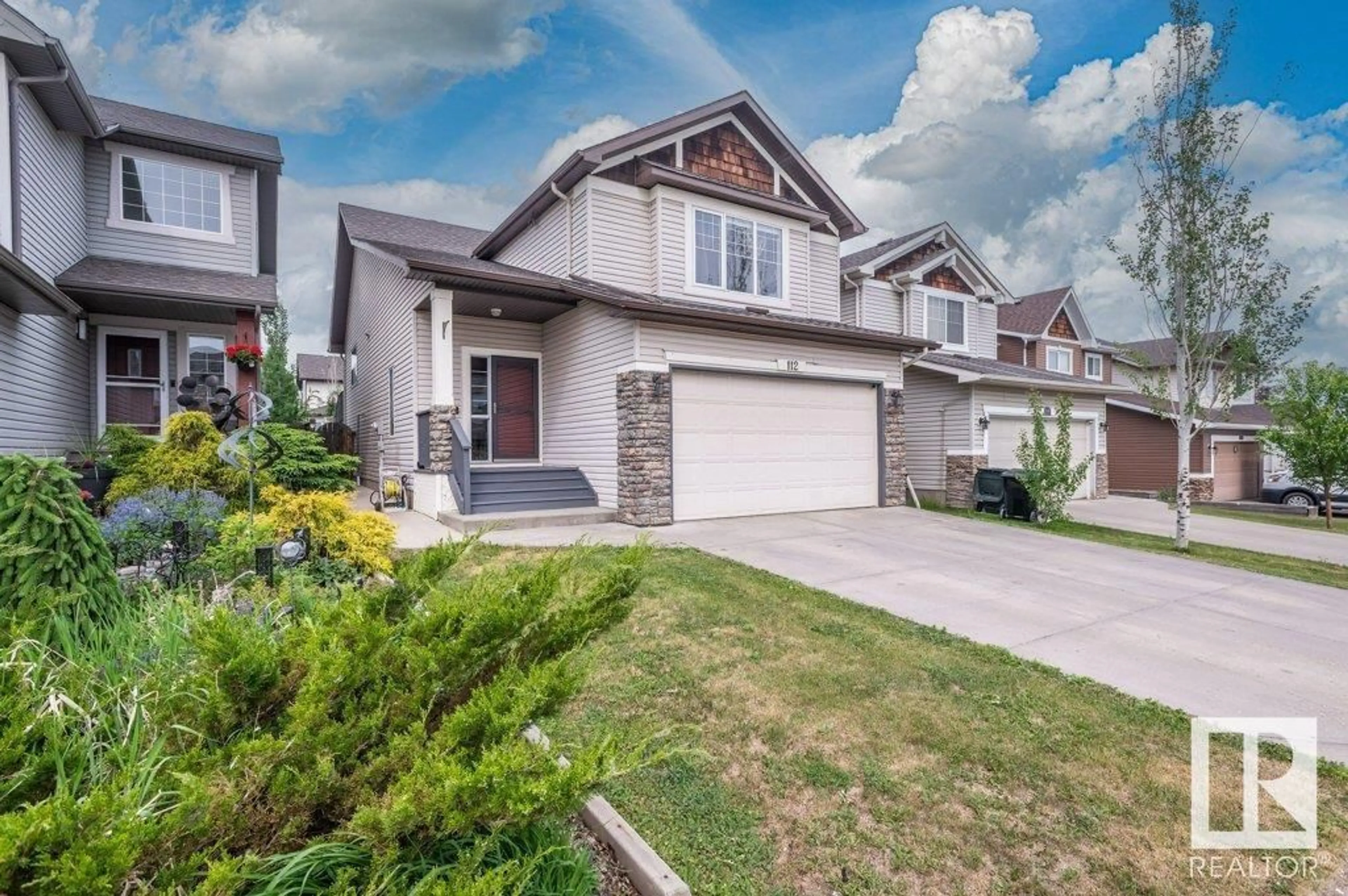 Home with vinyl exterior material, street for 112 CORNWALL RD, Sherwood Park Alberta T8A2L4