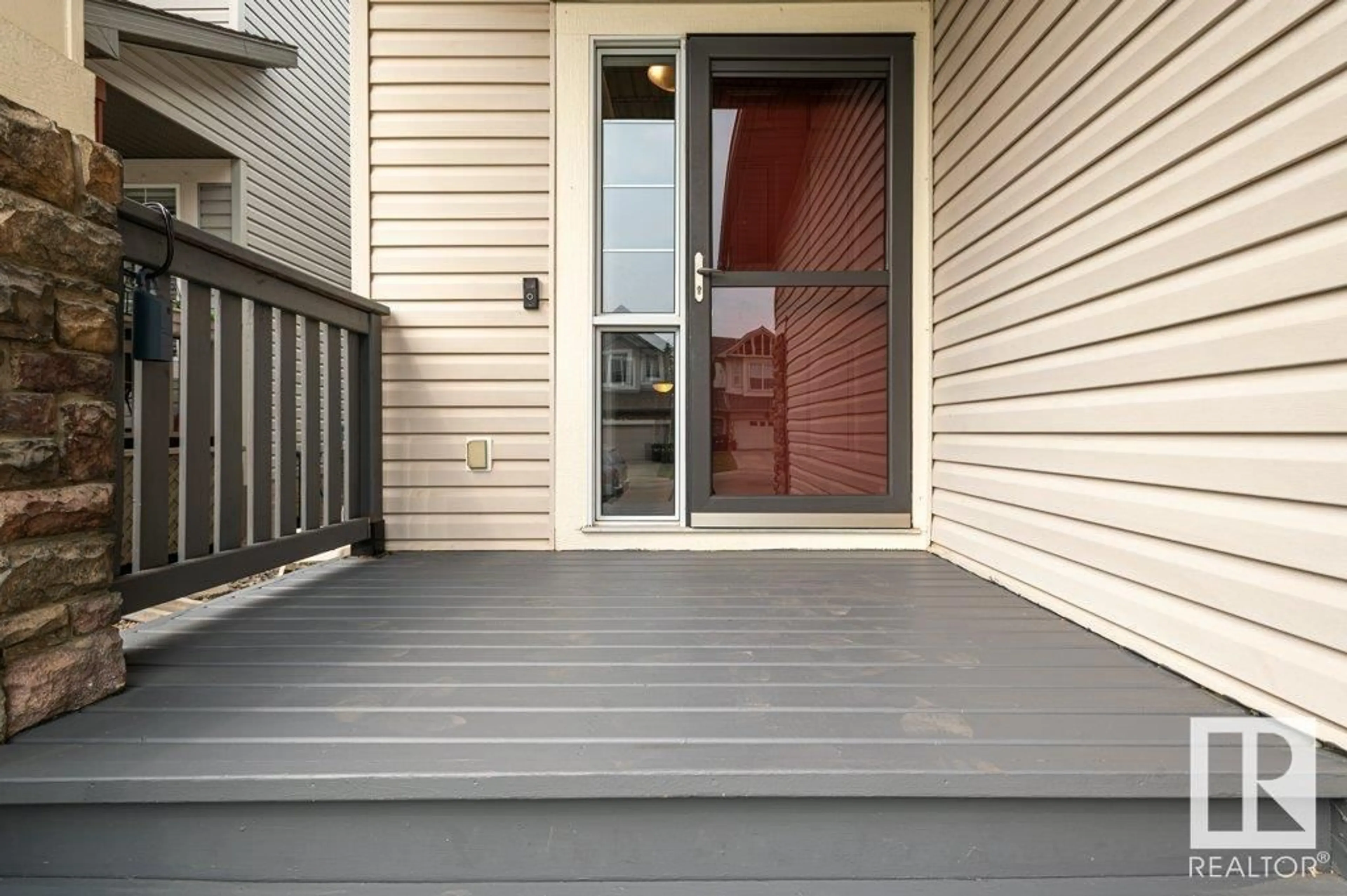Home with vinyl exterior material, street for 112 CORNWALL RD, Sherwood Park Alberta T8A2L4