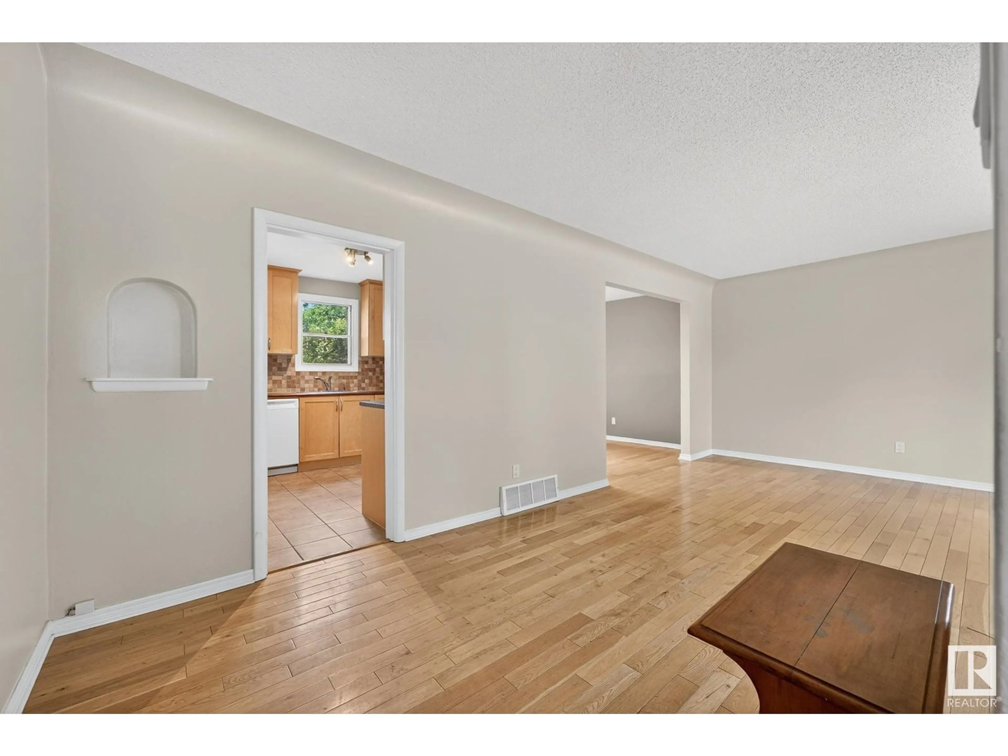A pic of a room for 7503 94 AV, Edmonton Alberta T6C1V9