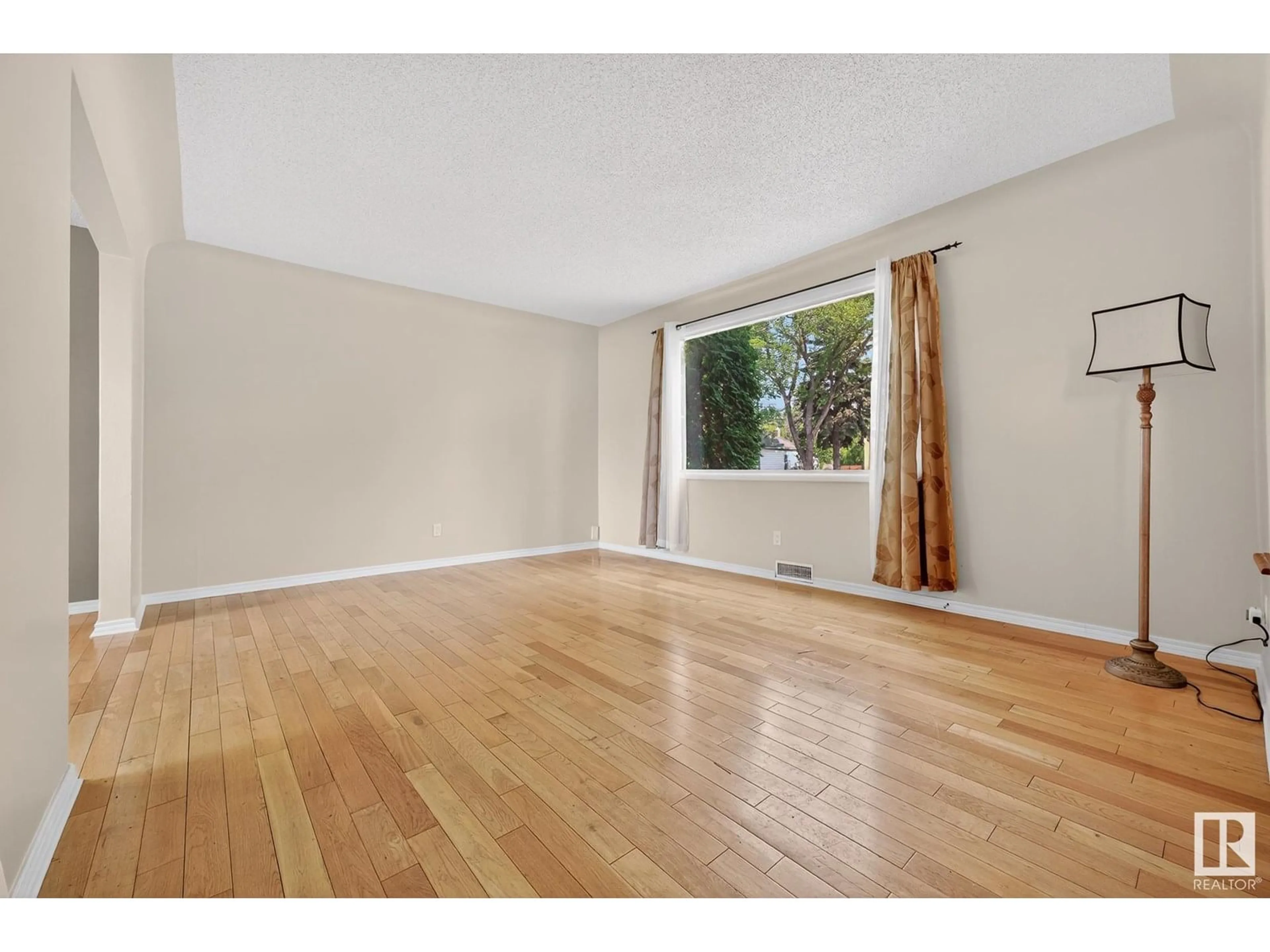 A pic of a room for 7503 94 AV, Edmonton Alberta T6C1V9