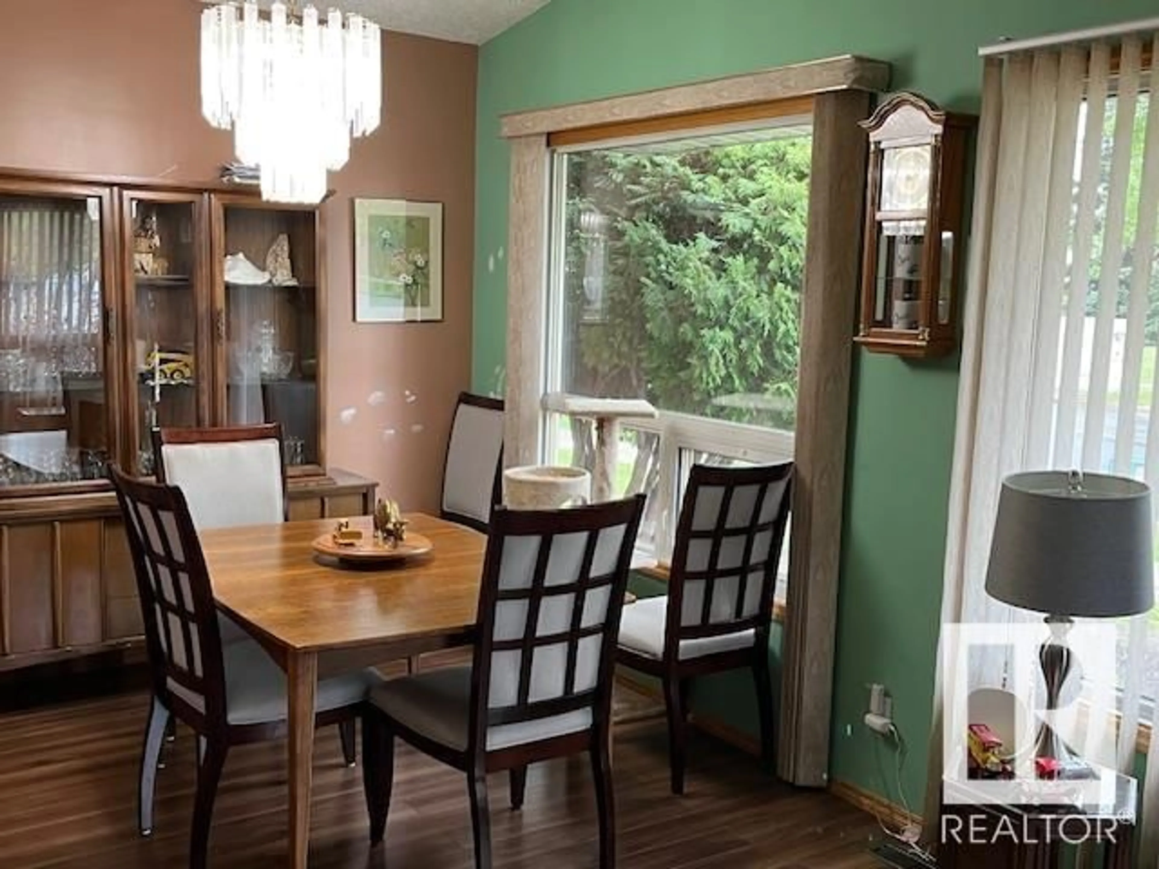 Dining room, wood/laminate floor for 17903 92A ST NW, Edmonton Alberta T5Z2J9
