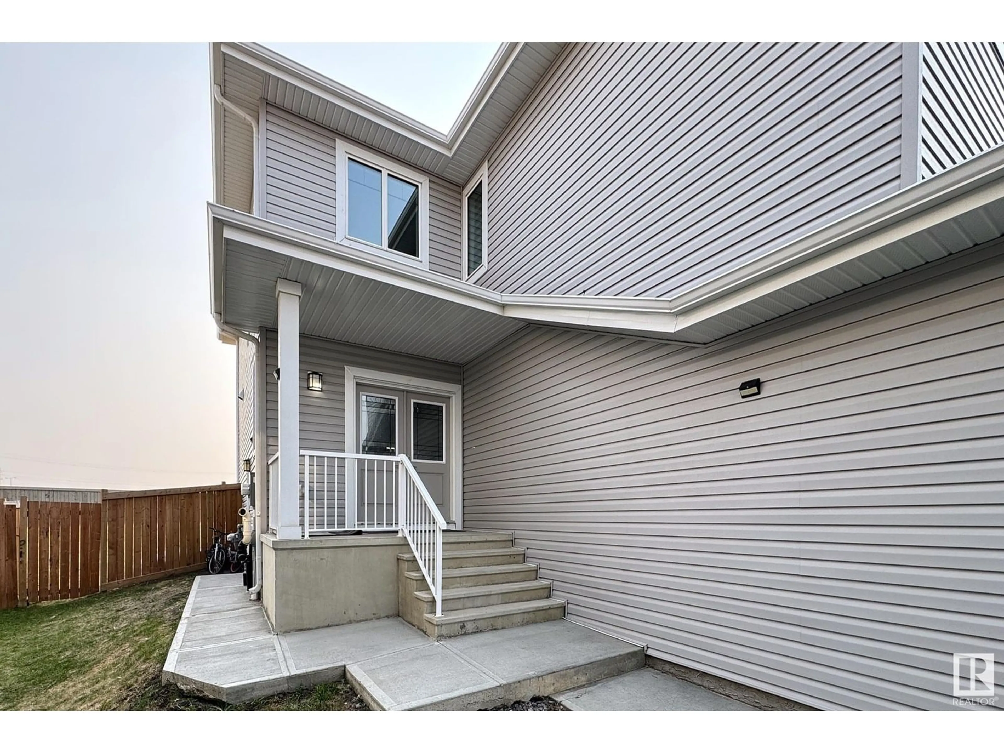Unknown for 2927 11 AV, Edmonton Alberta T6T2H1