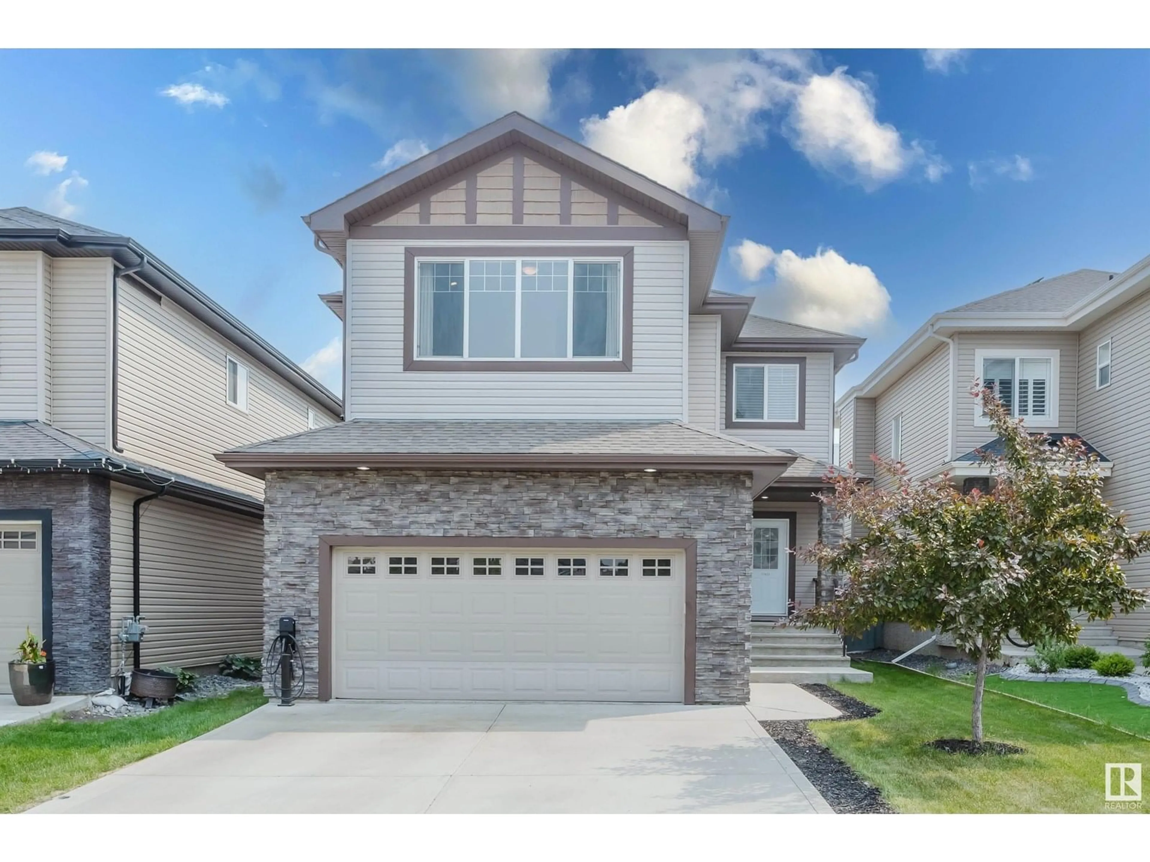Home with vinyl exterior material, street for SW - 17403 11 AV, Edmonton Alberta T6W1Z7