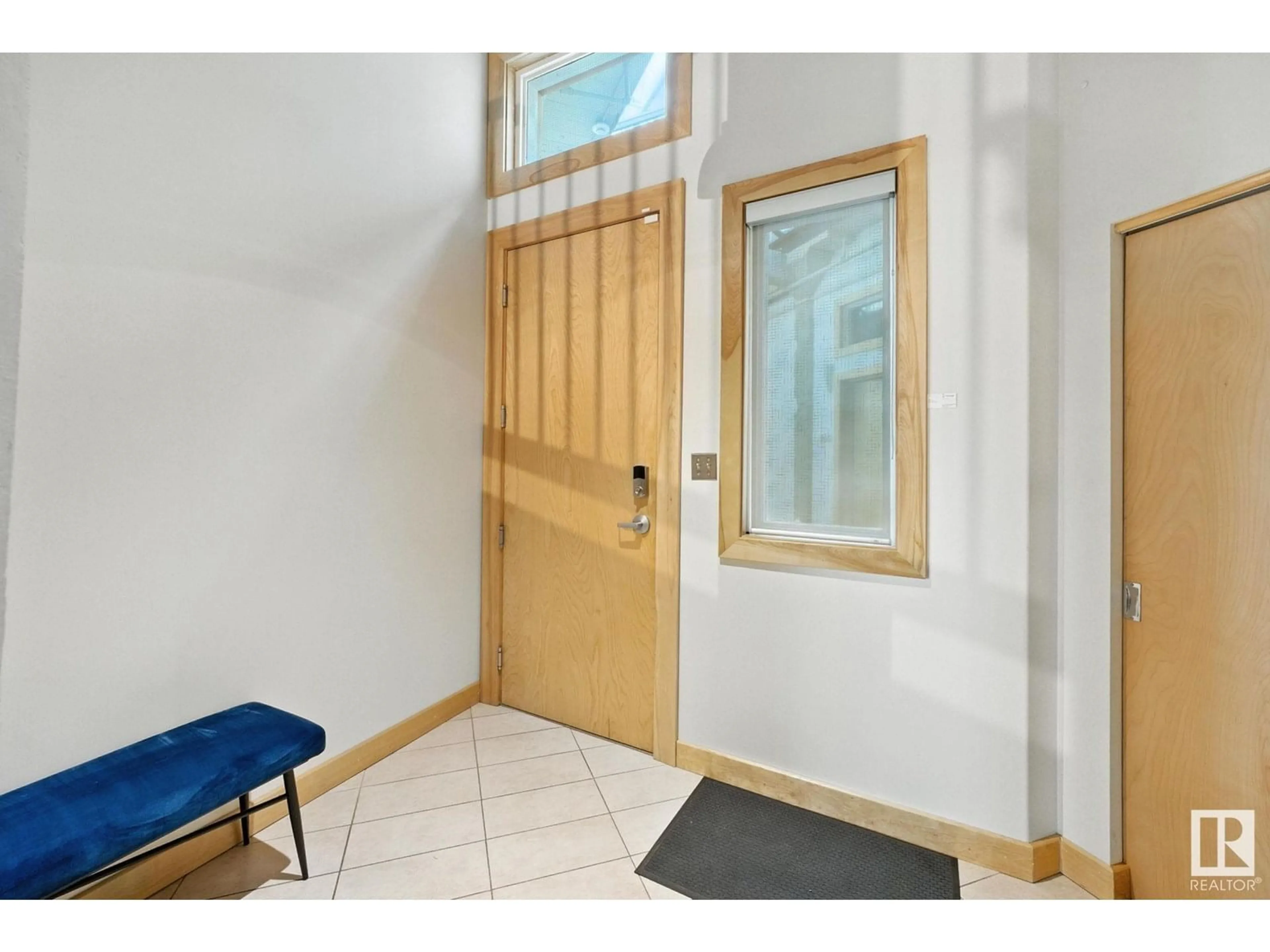 Indoor entryway for 103 - 10265 107 ST, Edmonton Alberta T5J5G2