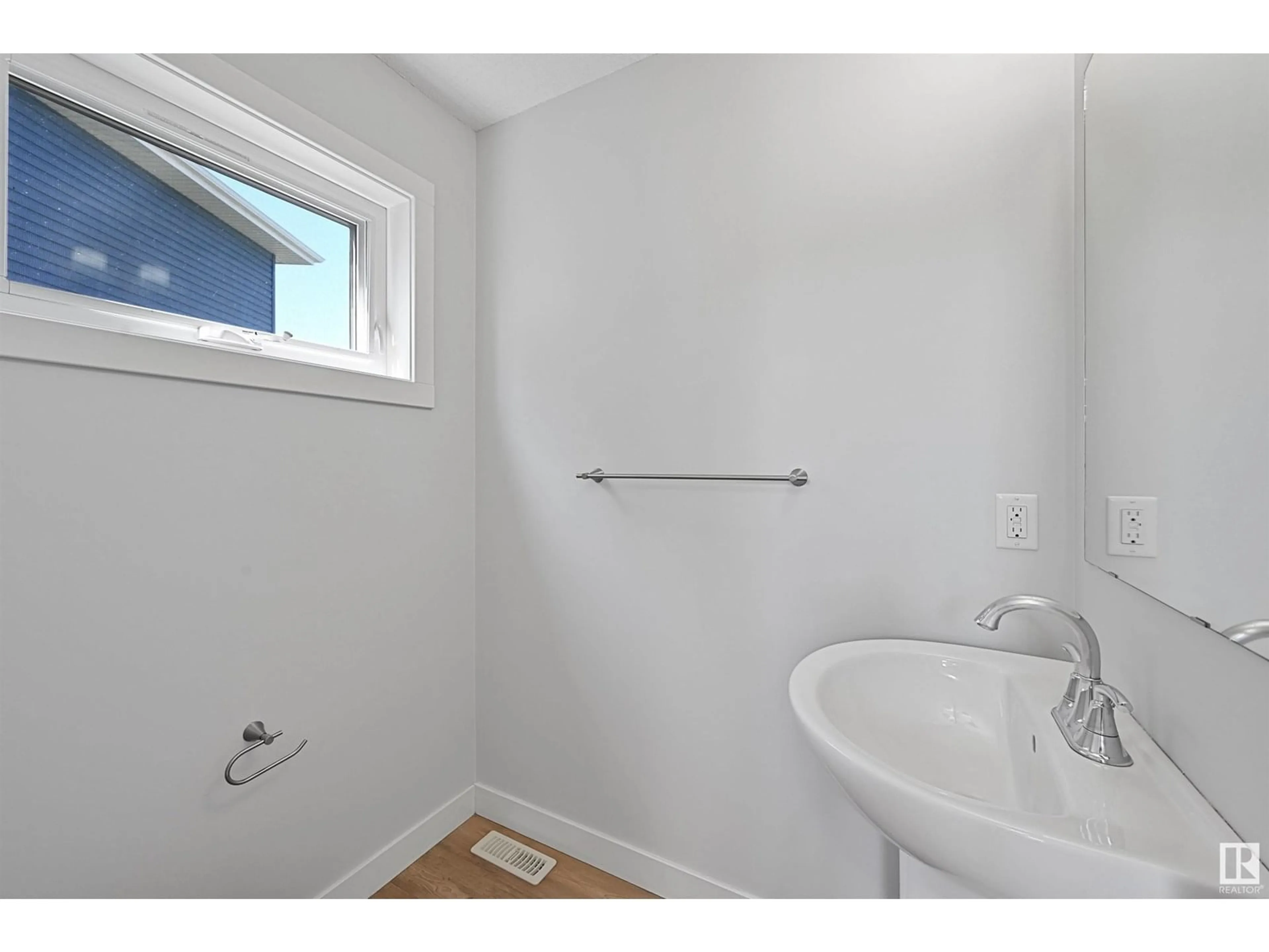 Standard bathroom, unknown for 7096 SOUTH TERWILLEGAR DR, Edmonton Alberta T6R0V1