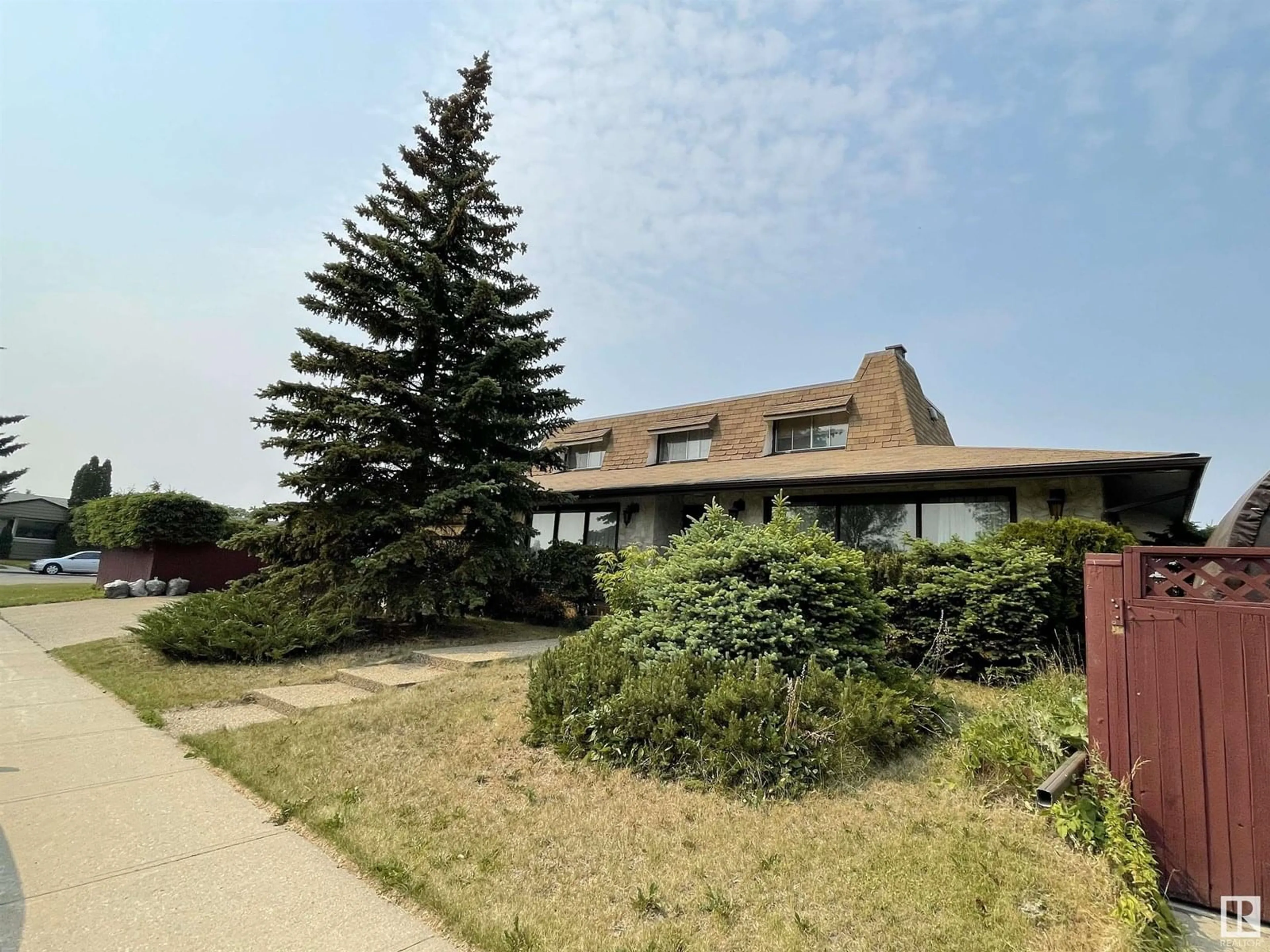 Unknown for 16628 96 AV, Edmonton Alberta T5P0E1