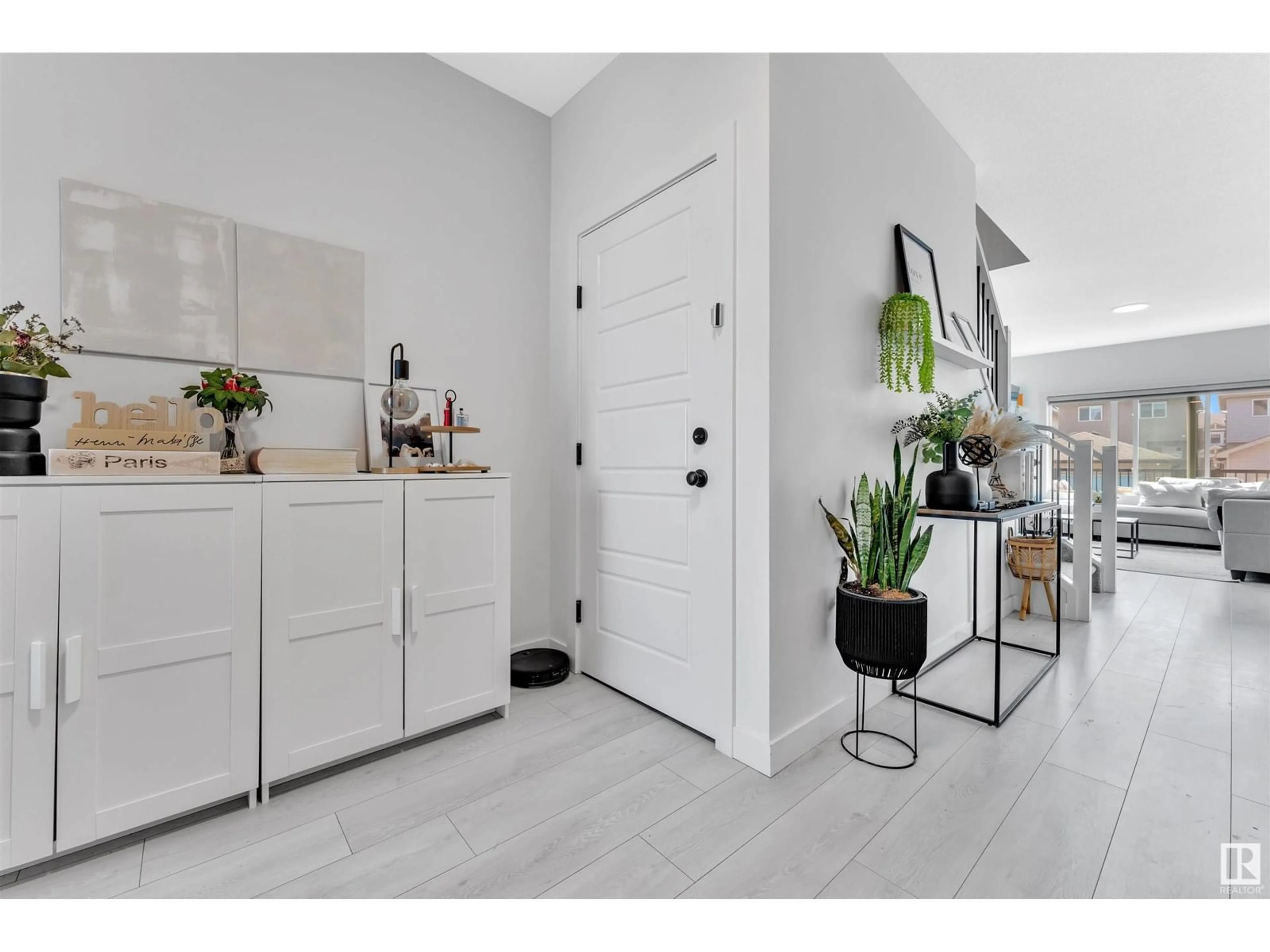 Indoor entryway for 2890 COUGHLAN GREEN DR, Edmonton Alberta T6W4B2