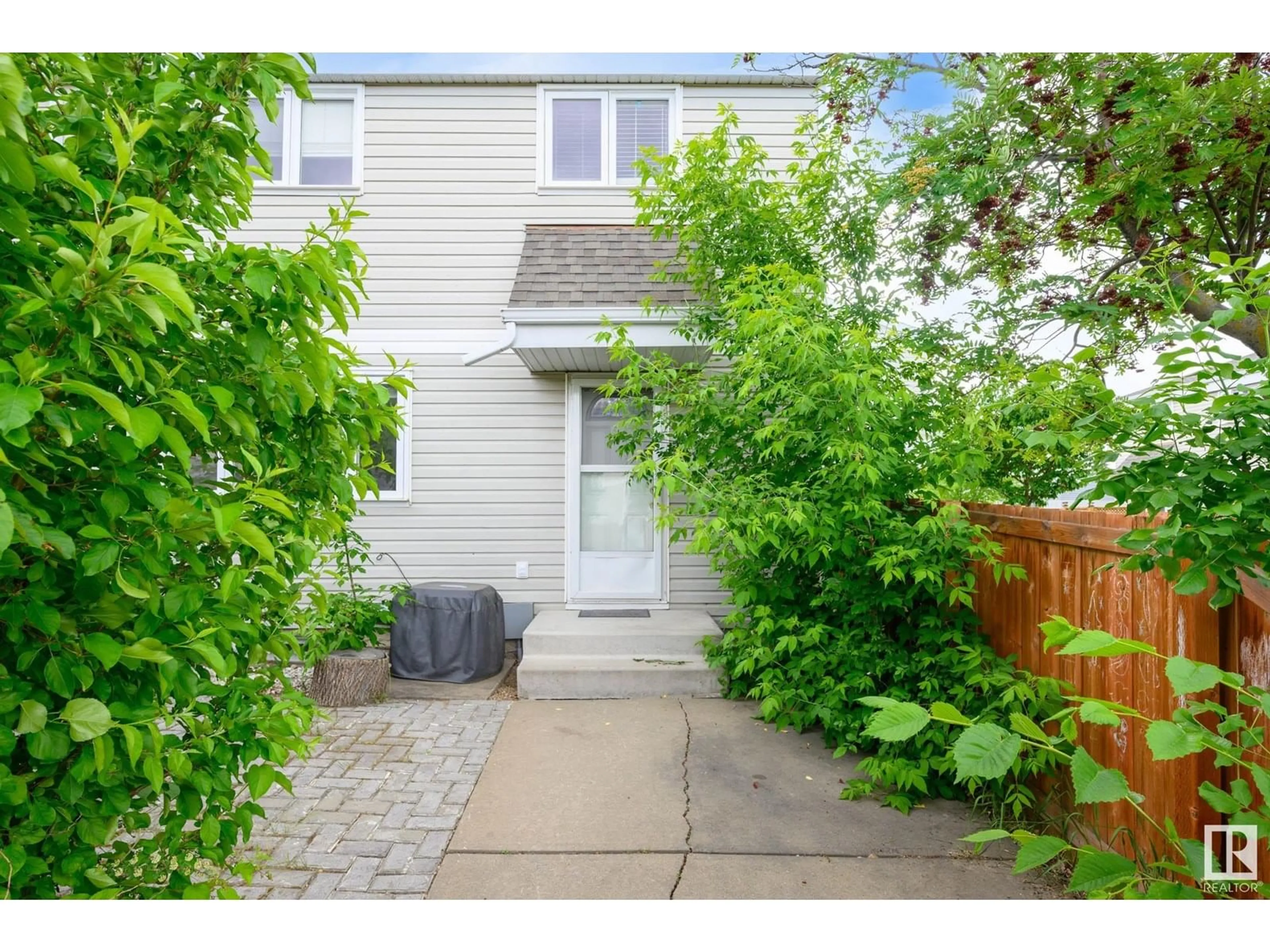 Patio, street for 2D CASTLE TC, Edmonton Alberta T5X2E6