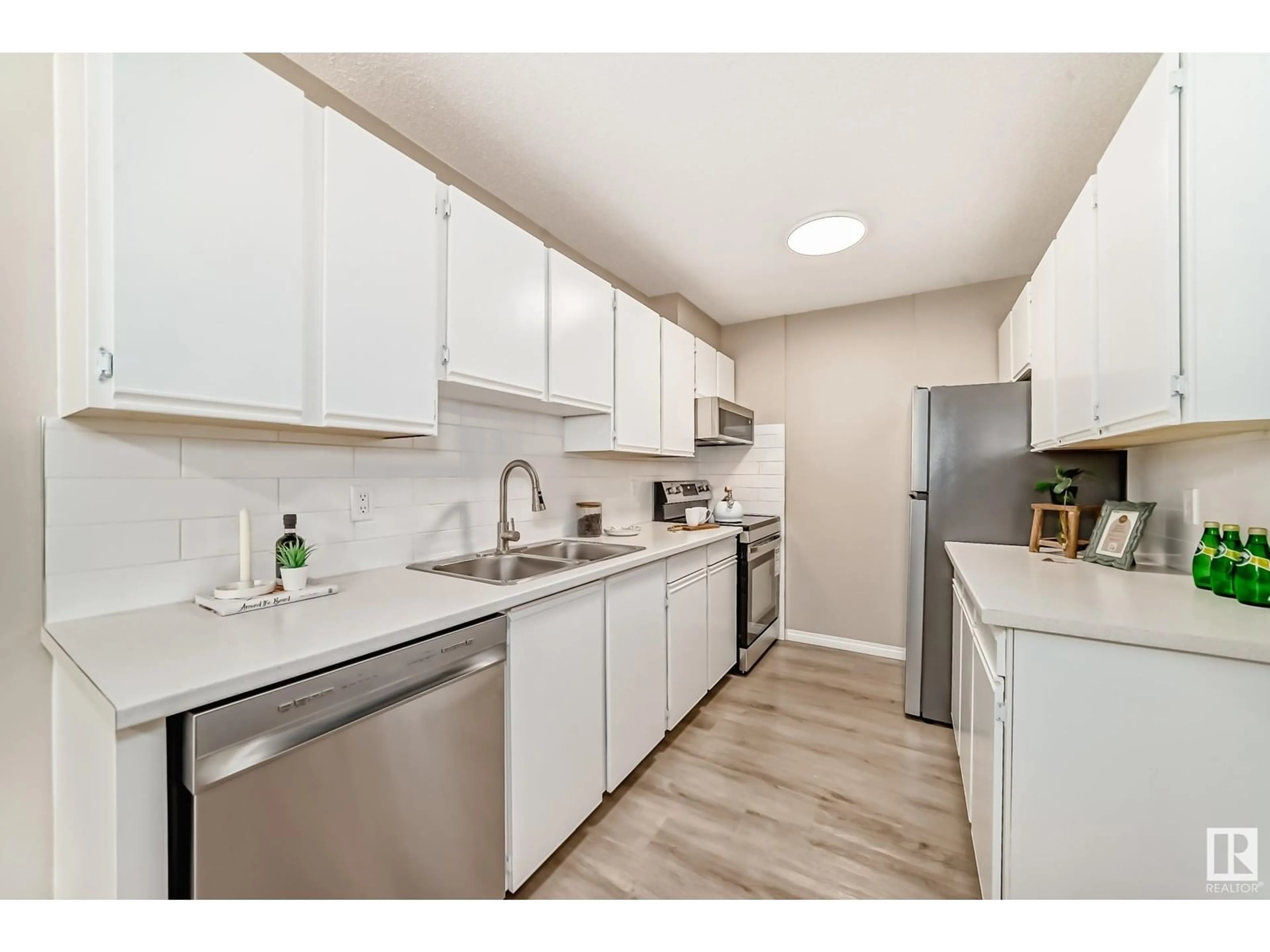 Standard kitchen, unknown for #6 - 4630 17 AV NW, Edmonton Alberta T6L6H3