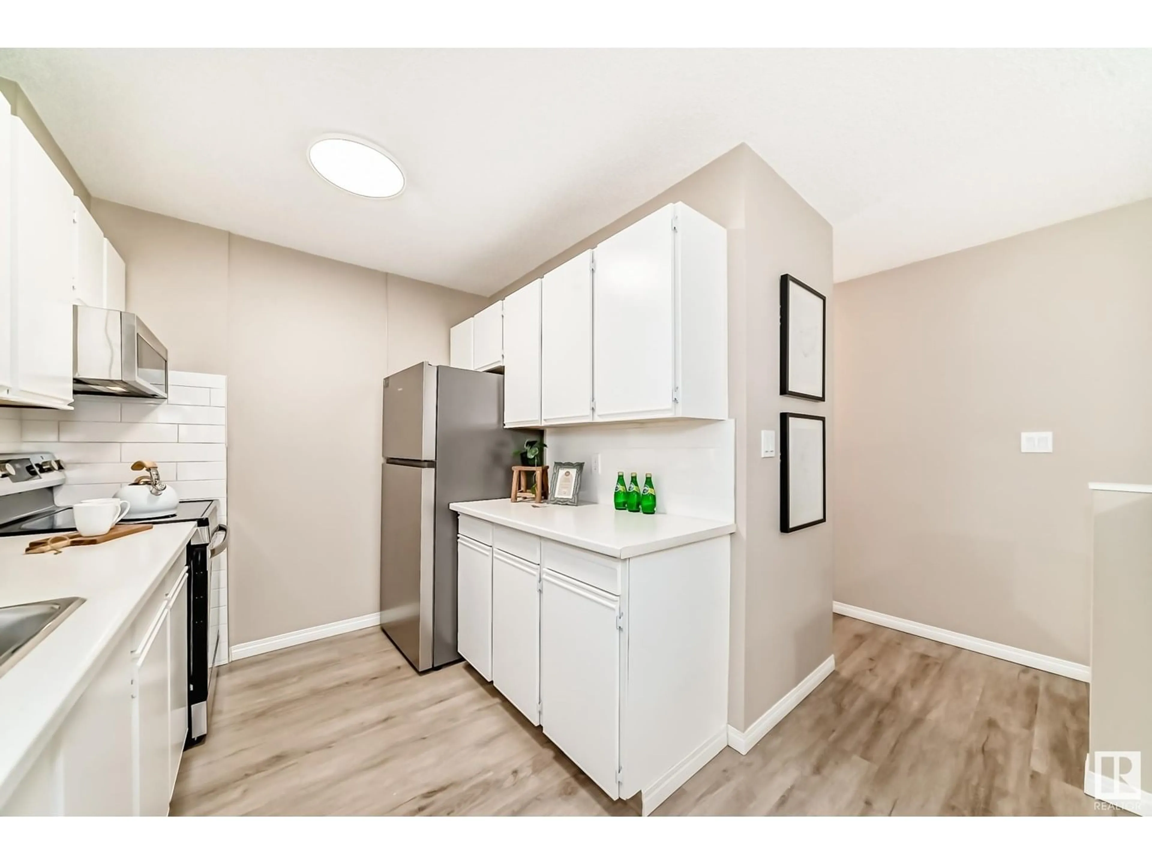 Standard kitchen, unknown for #6 - 4630 17 AV NW, Edmonton Alberta T6L6H3