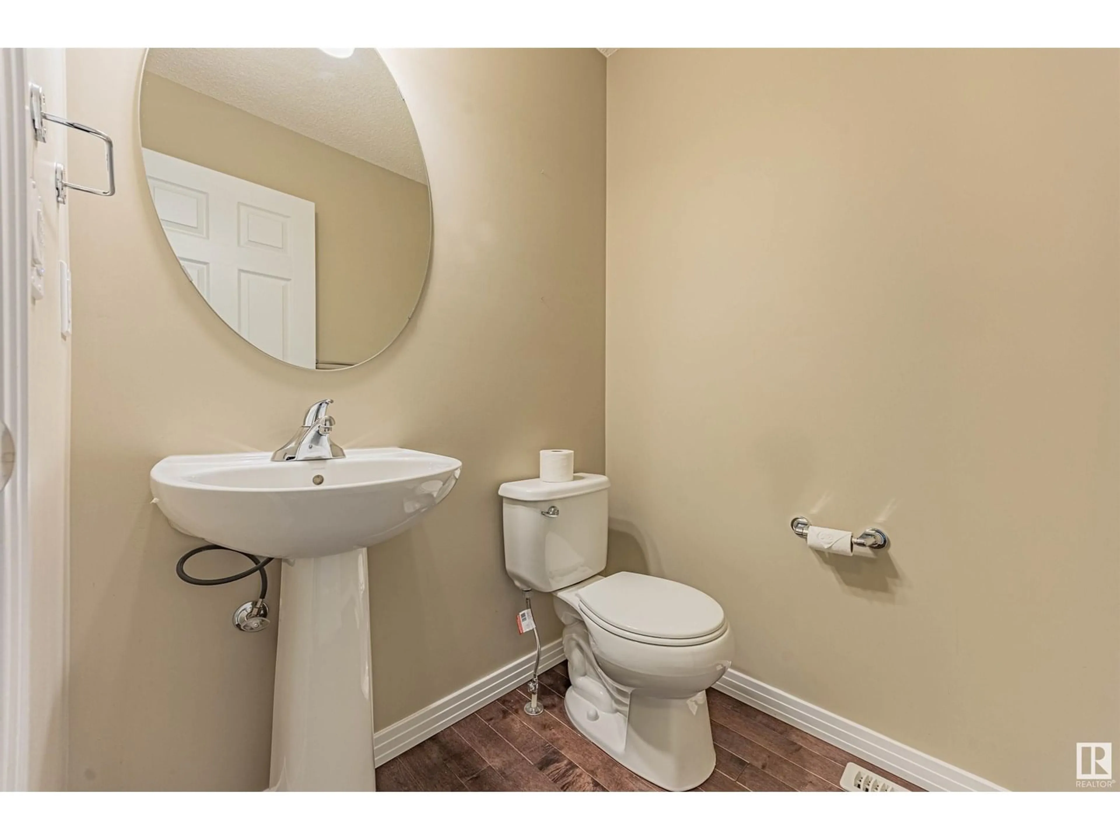 Standard bathroom, unknown for 27 HALLADAY BV, Spruce Grove Alberta T7X0P5