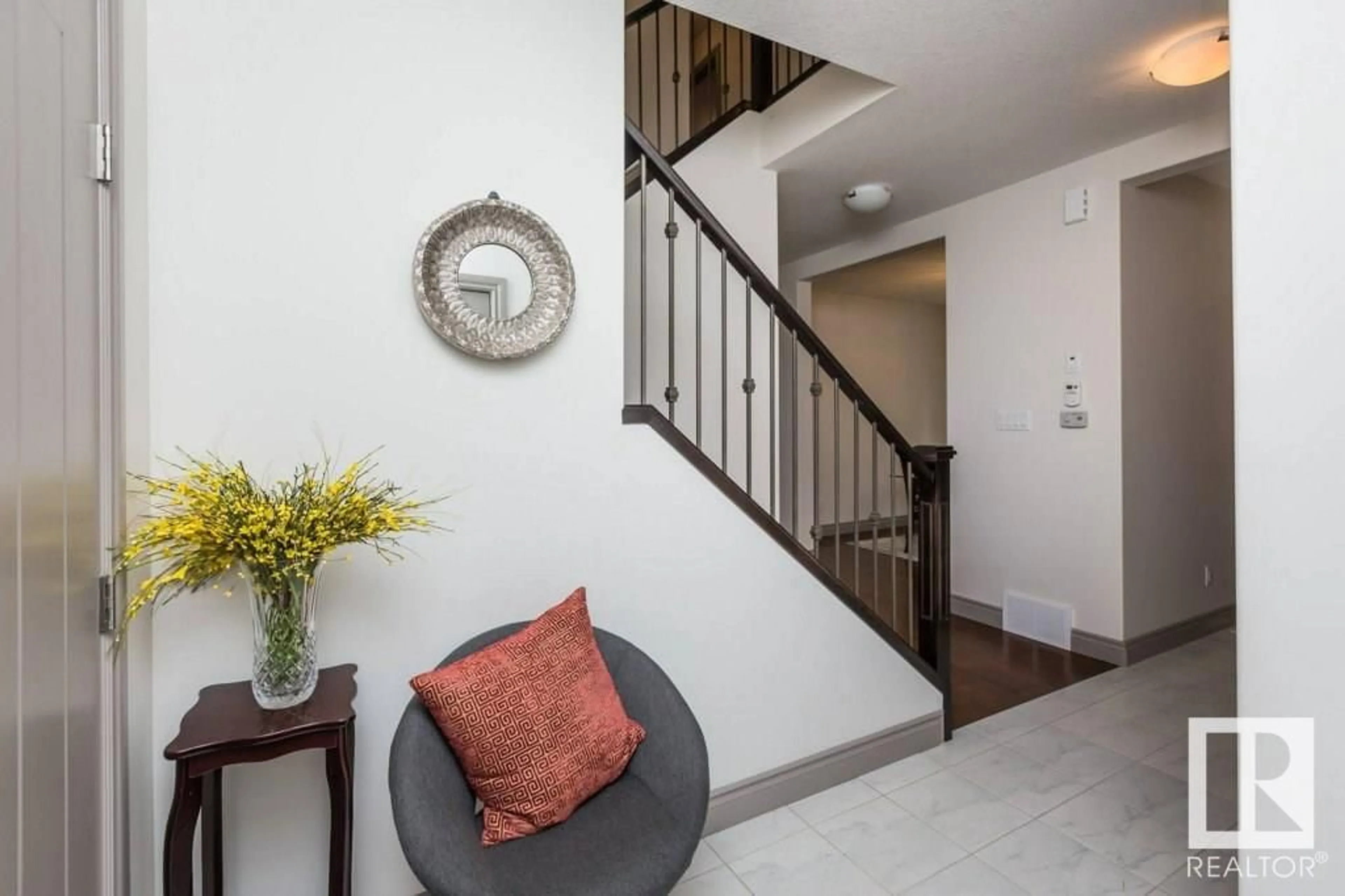 Indoor entryway for SW - 7085 ARMOUR BN, Edmonton Alberta T6W2N9