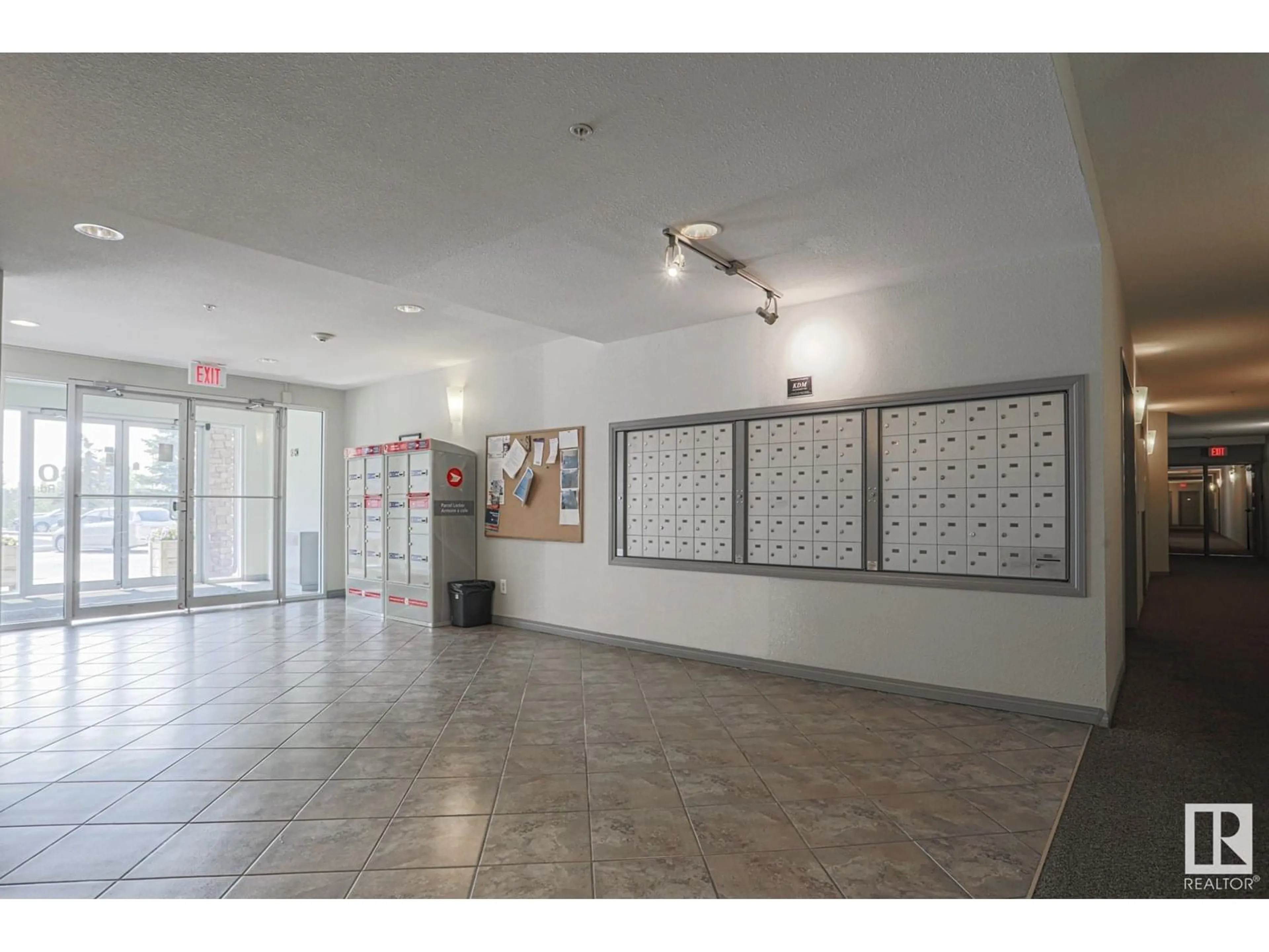 Indoor foyer for #132 - 1180 HYNDMAN RD, Edmonton Alberta T5A0P8