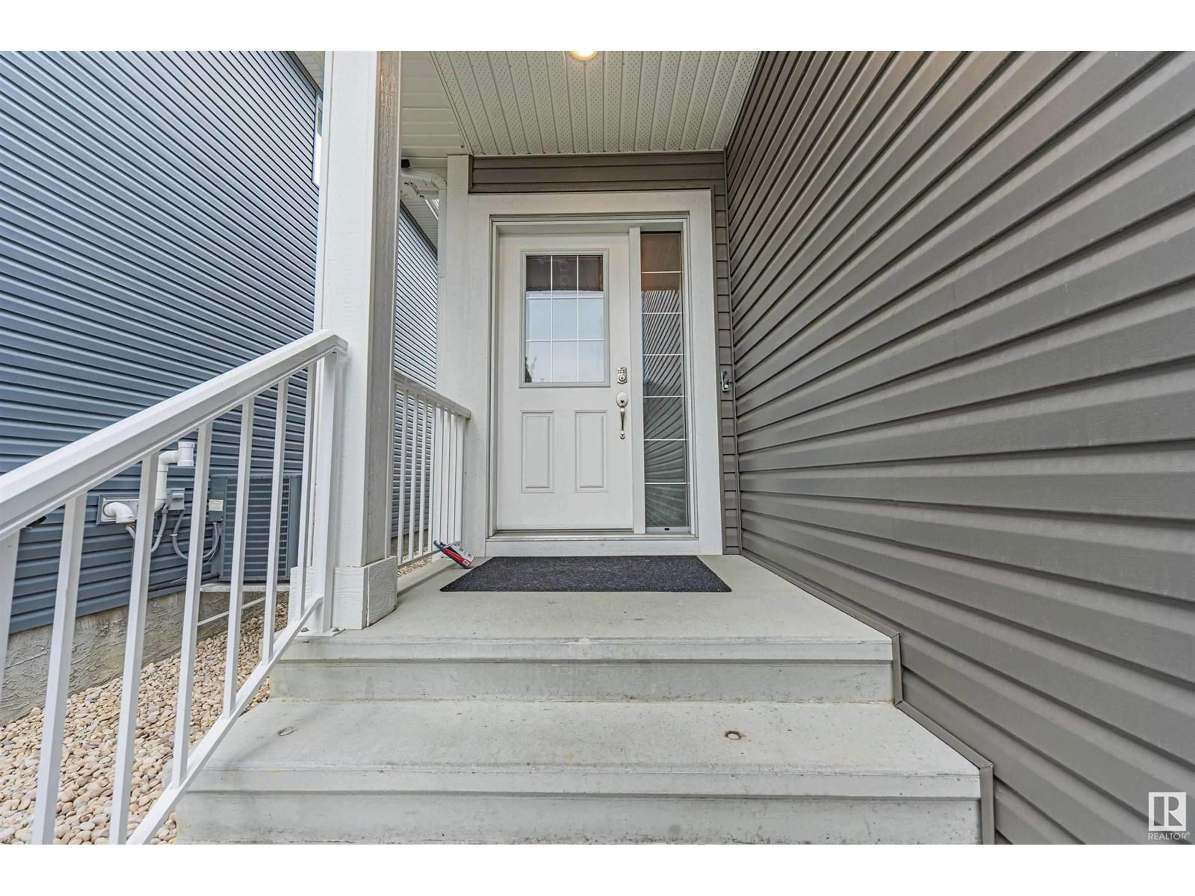 Indoor entryway for 387 SIMPKINS WD, Leduc Alberta T9E0Y4