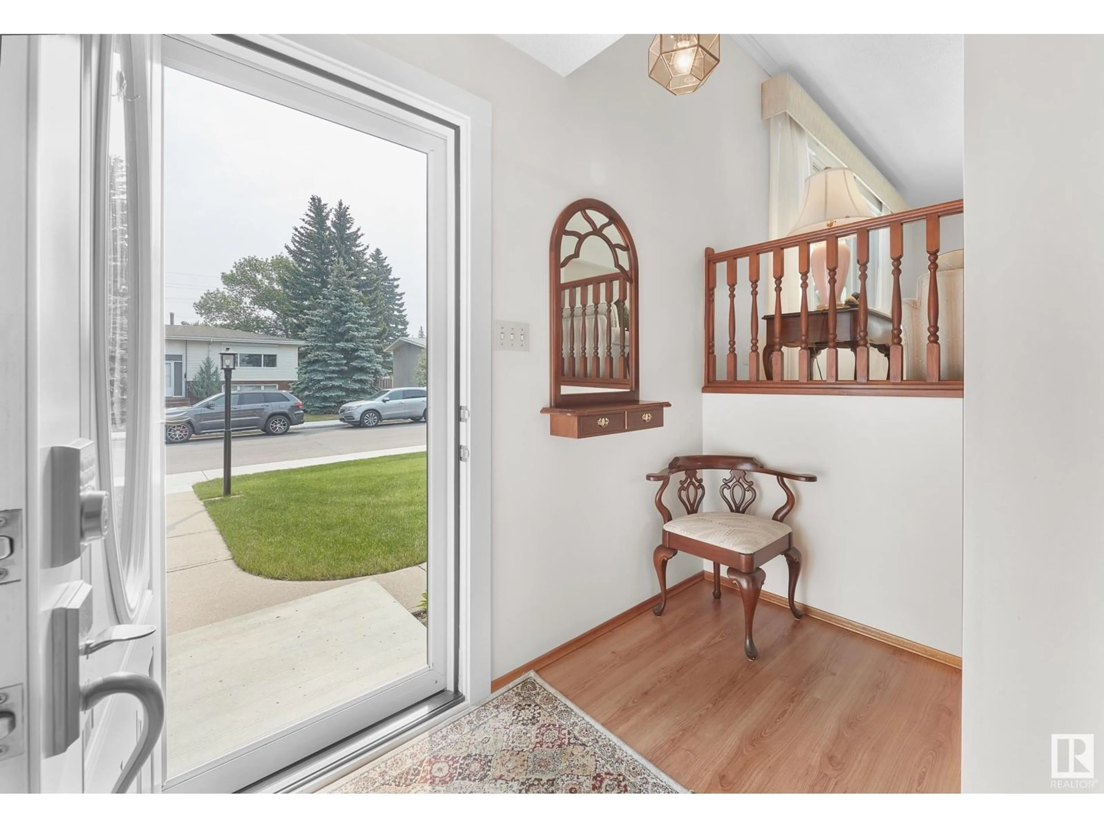 Indoor entryway for NW - 9228 52 ST, Edmonton Alberta T6B1G4