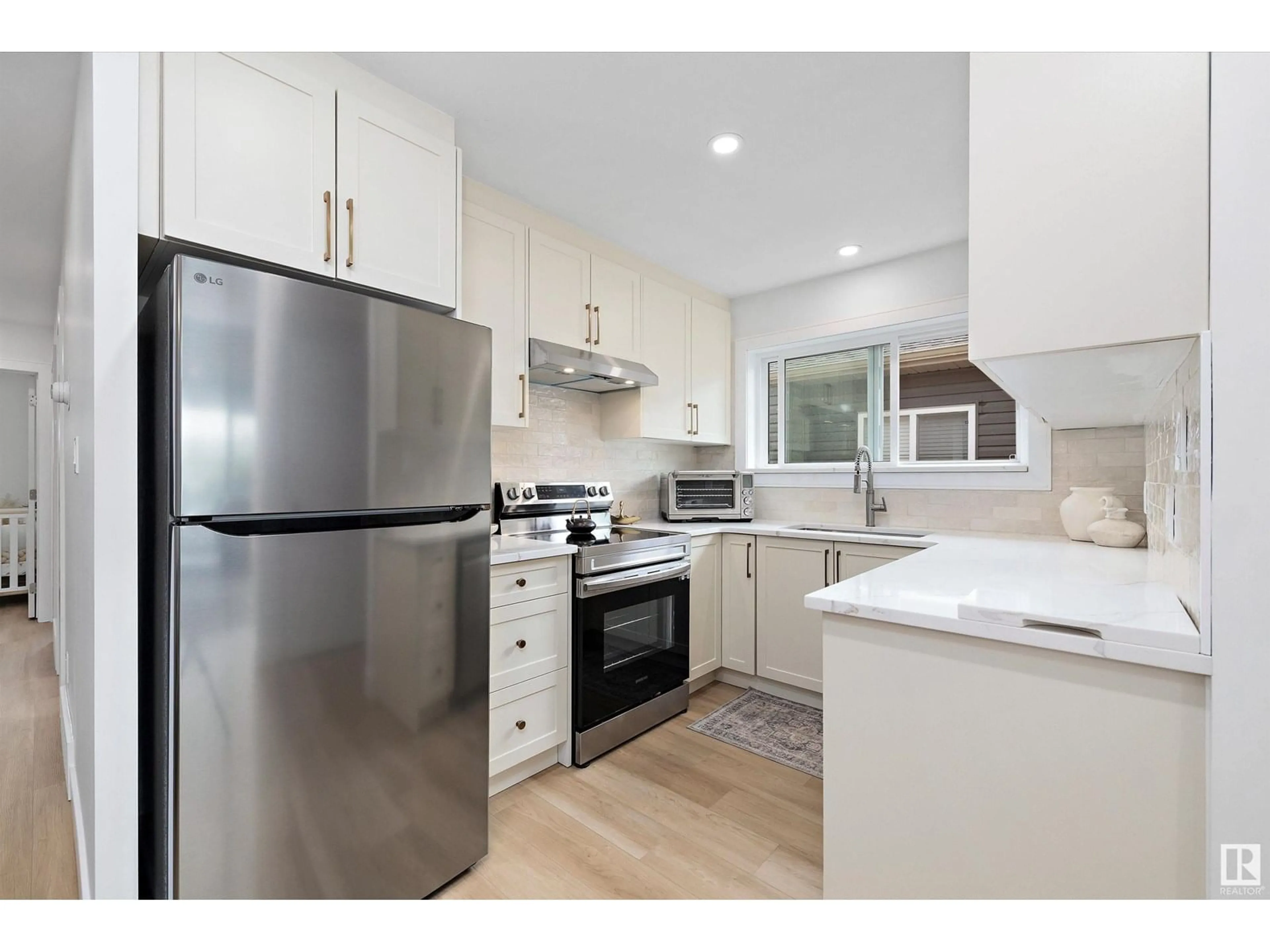 Standard kitchen, unknown for NW - 10229/10231 159 ST, Edmonton Alberta T5P3A3