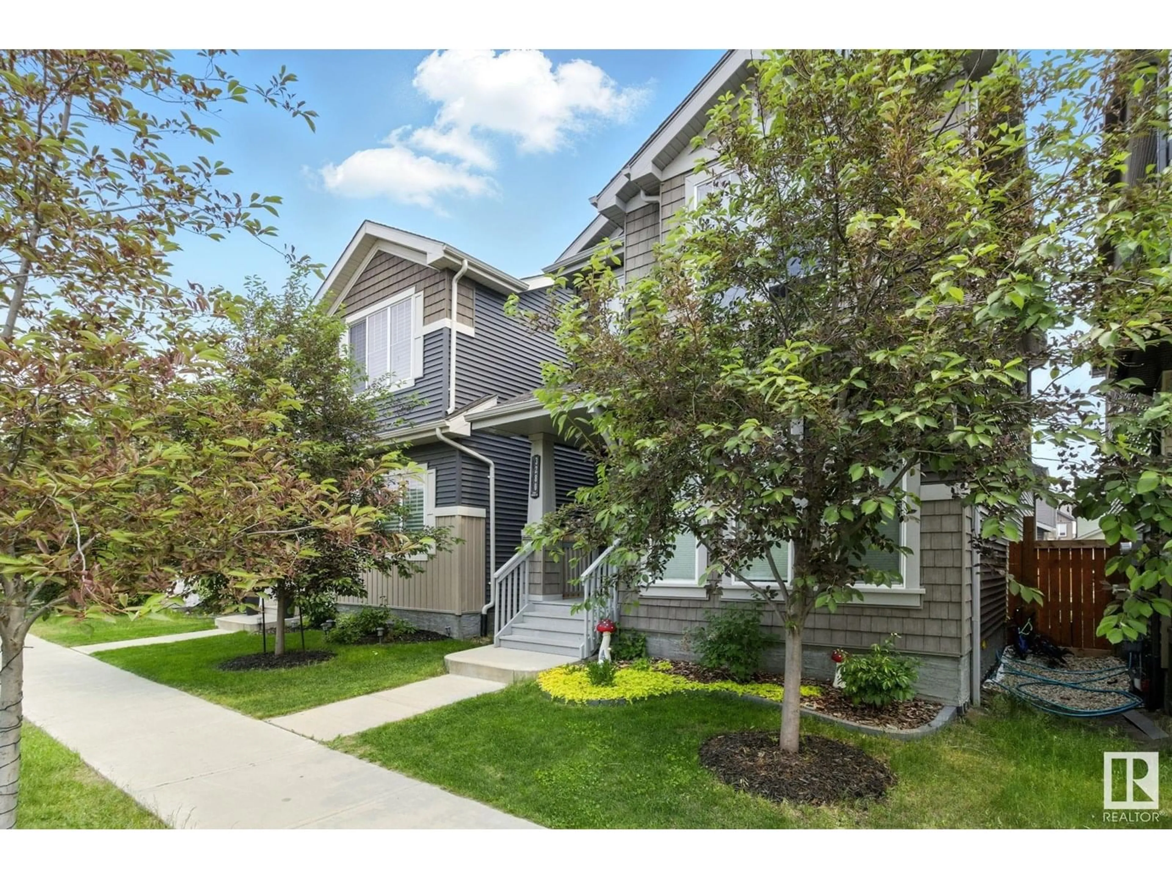 A pic from outside/outdoor area/front of a property/back of a property/a pic from drone, street for 3280 CHERRY CR, Edmonton Alberta T6X1Y5