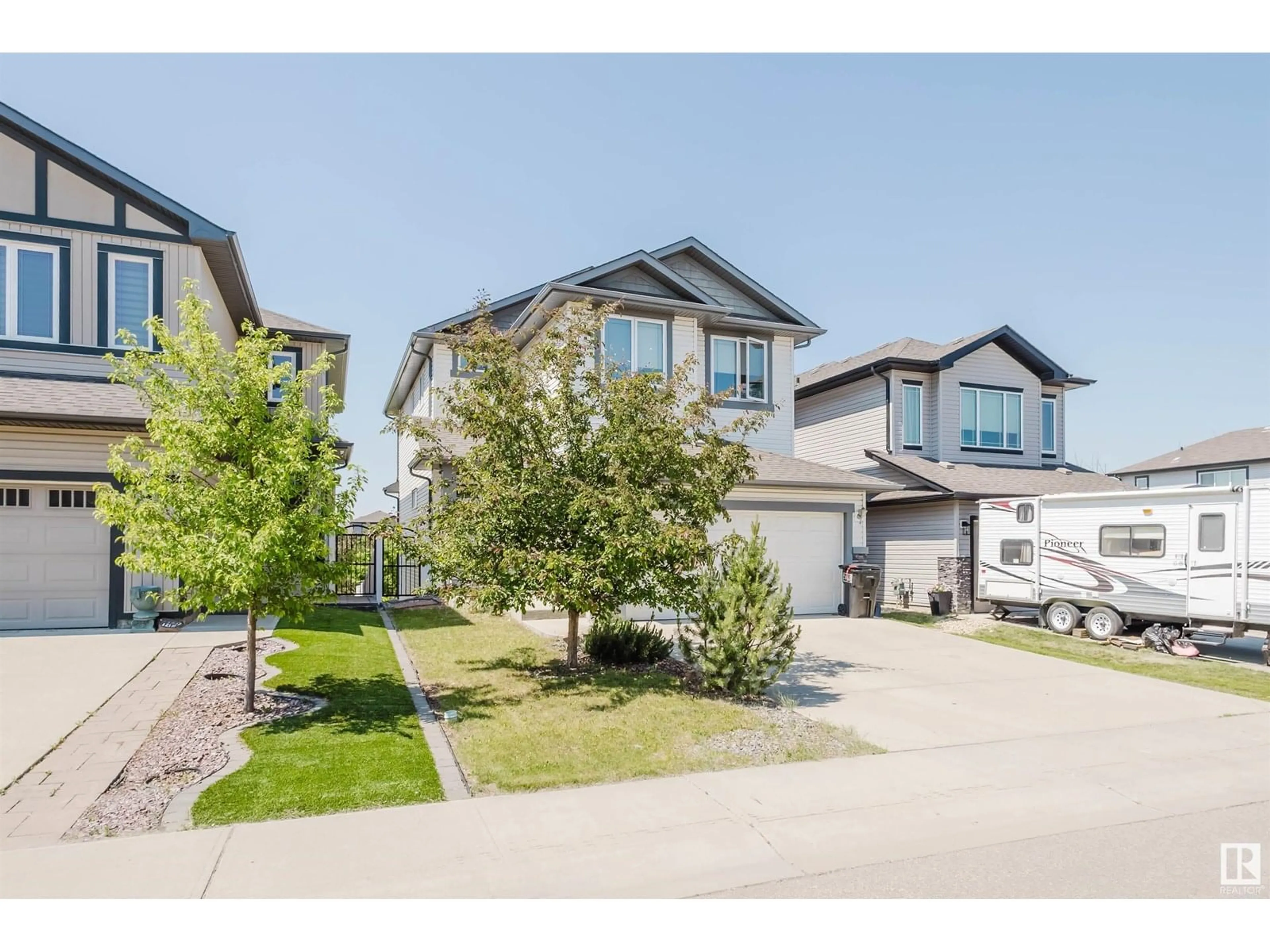 A pic from outside/outdoor area/front of a property/back of a property/a pic from drone, street for 17124 121 ST, Edmonton Alberta T5X0H4