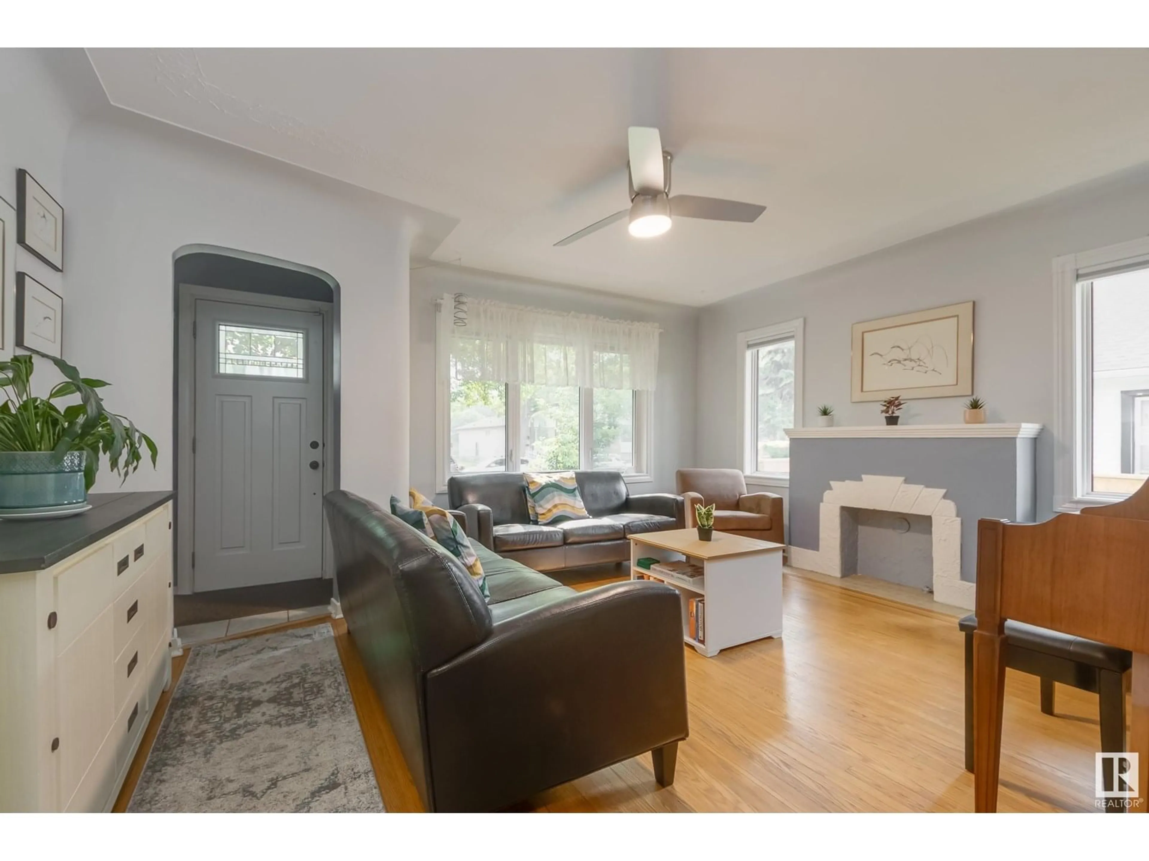 Living room with furniture, unknown for NW - 12020 90 ST, Edmonton Alberta T5B3Z1