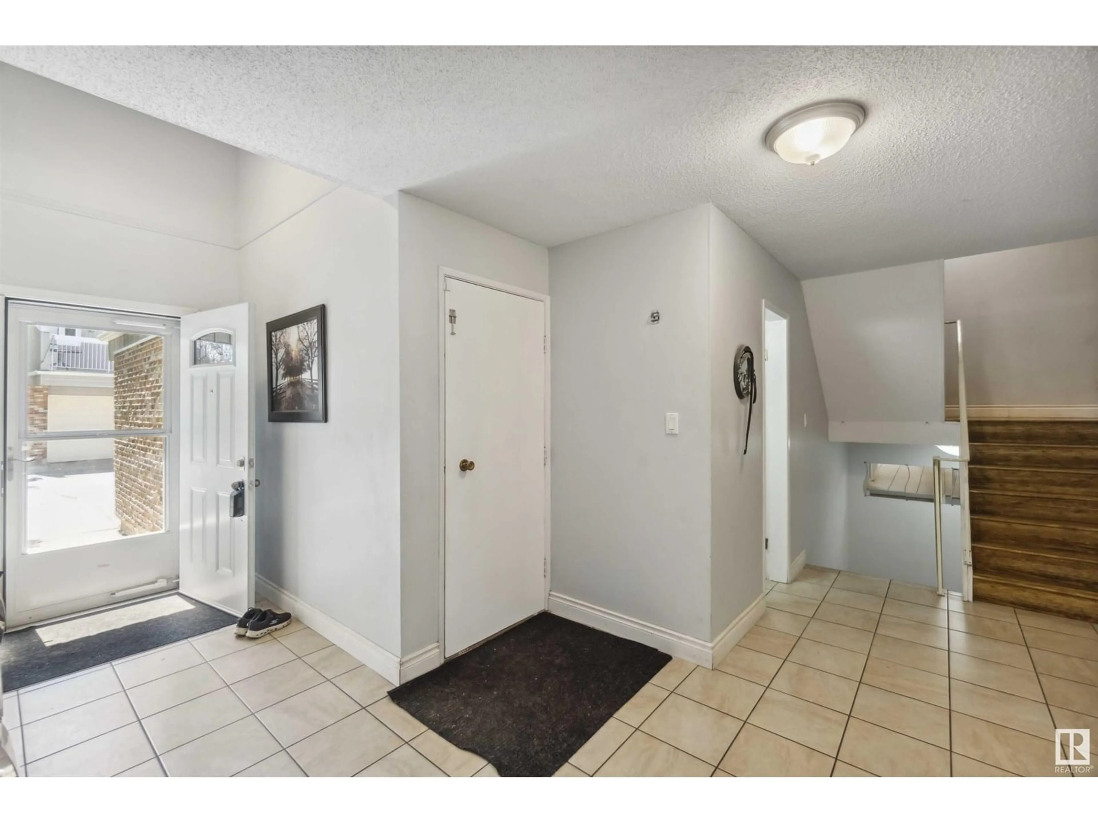 Indoor entryway for NW - 3054 108 ST, Edmonton Alberta T6H3S6