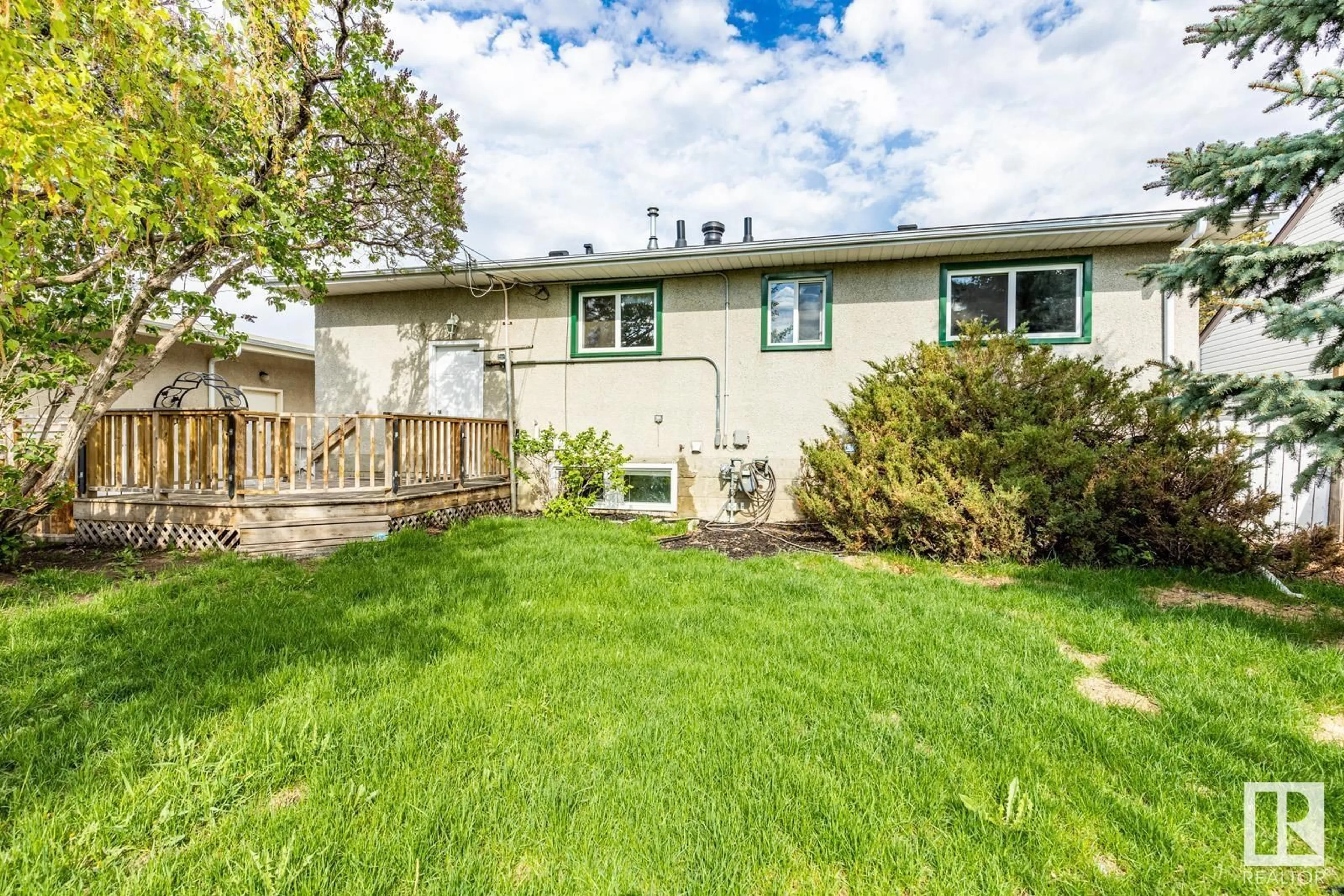 Patio, street for NW - 12912 87 ST, Edmonton Alberta T5E3E1