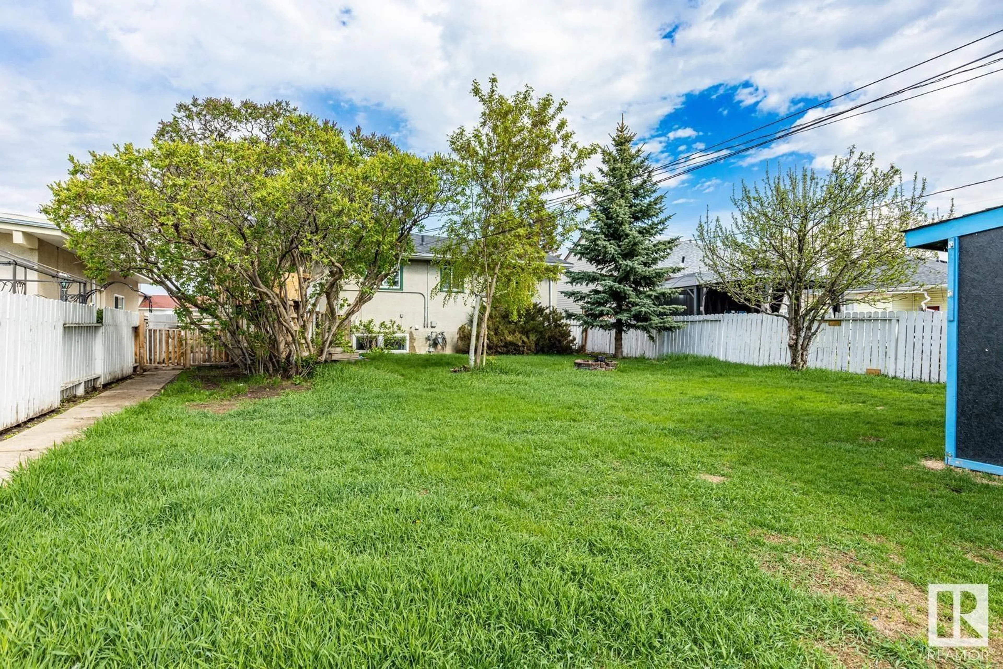 A pic from outside/outdoor area/front of a property/back of a property/a pic from drone, unknown for NW - 12912 87 ST, Edmonton Alberta T5E3E1