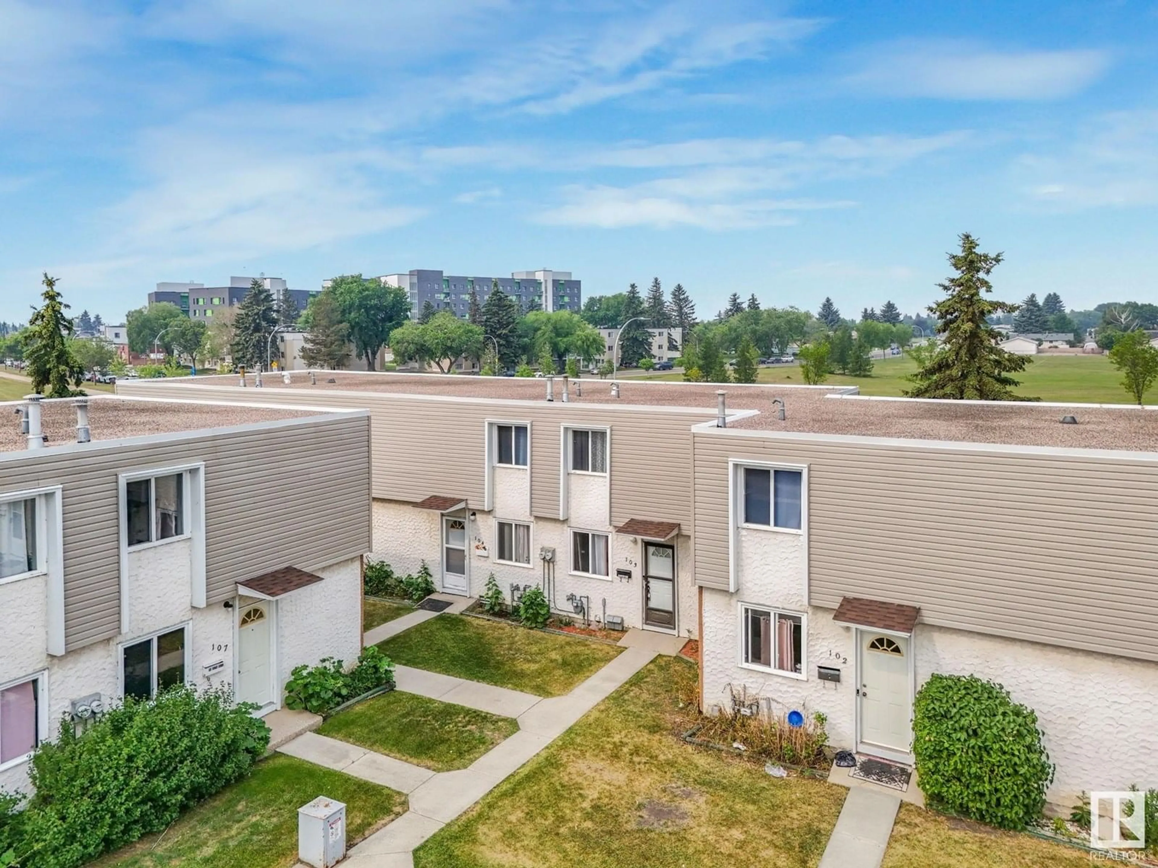 A pic from outside/outdoor area/front of a property/back of a property/a pic from drone, unknown for 103 CORNELL CO, Edmonton Alberta T5C3C3