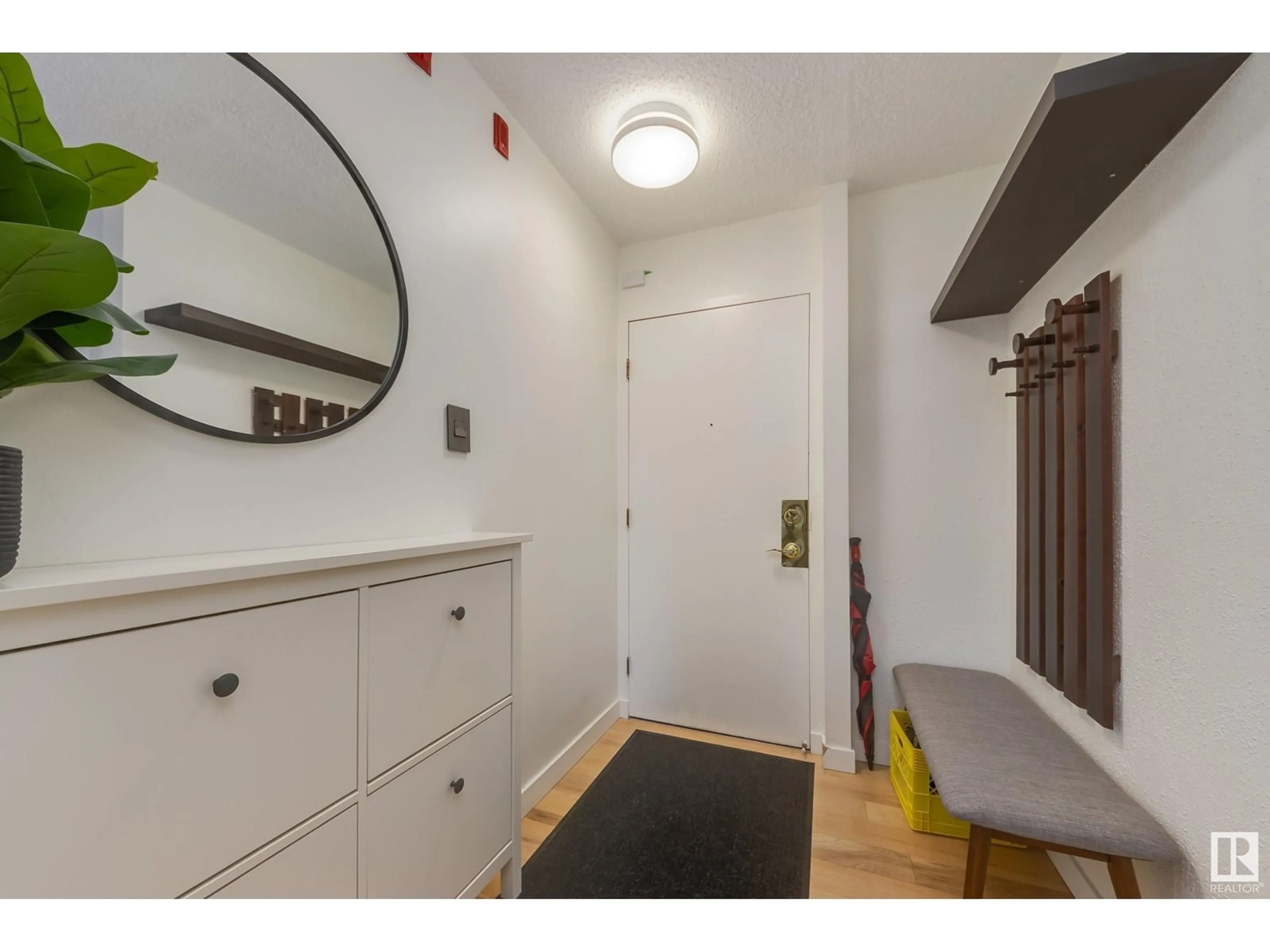 Indoor entryway for #504 - 9909 110 ST, Edmonton Alberta T5K2E5