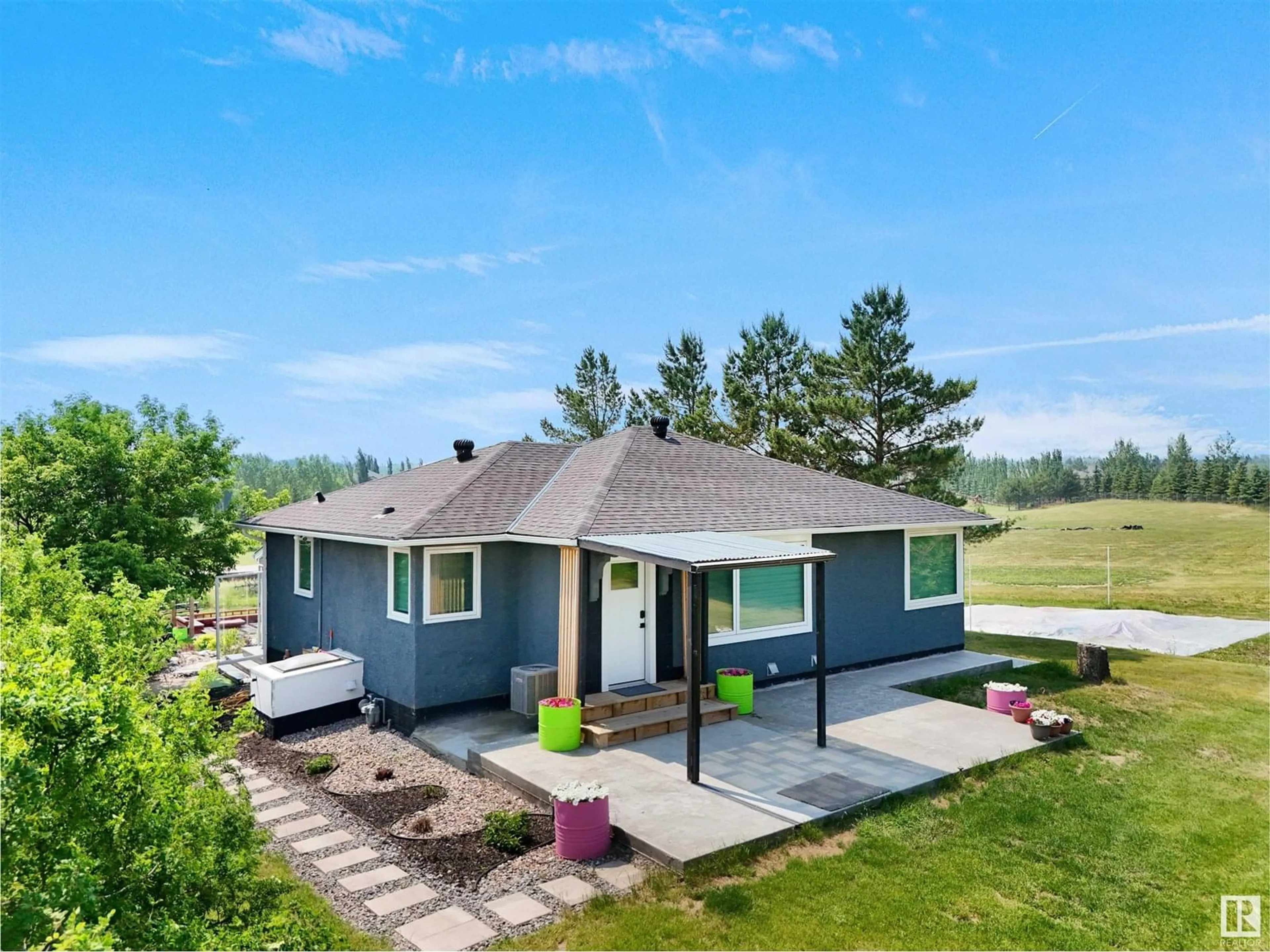 Home with vinyl exterior material, unknown for 22517 WYE RD, Rural Strathcona County Alberta T8C1H9
