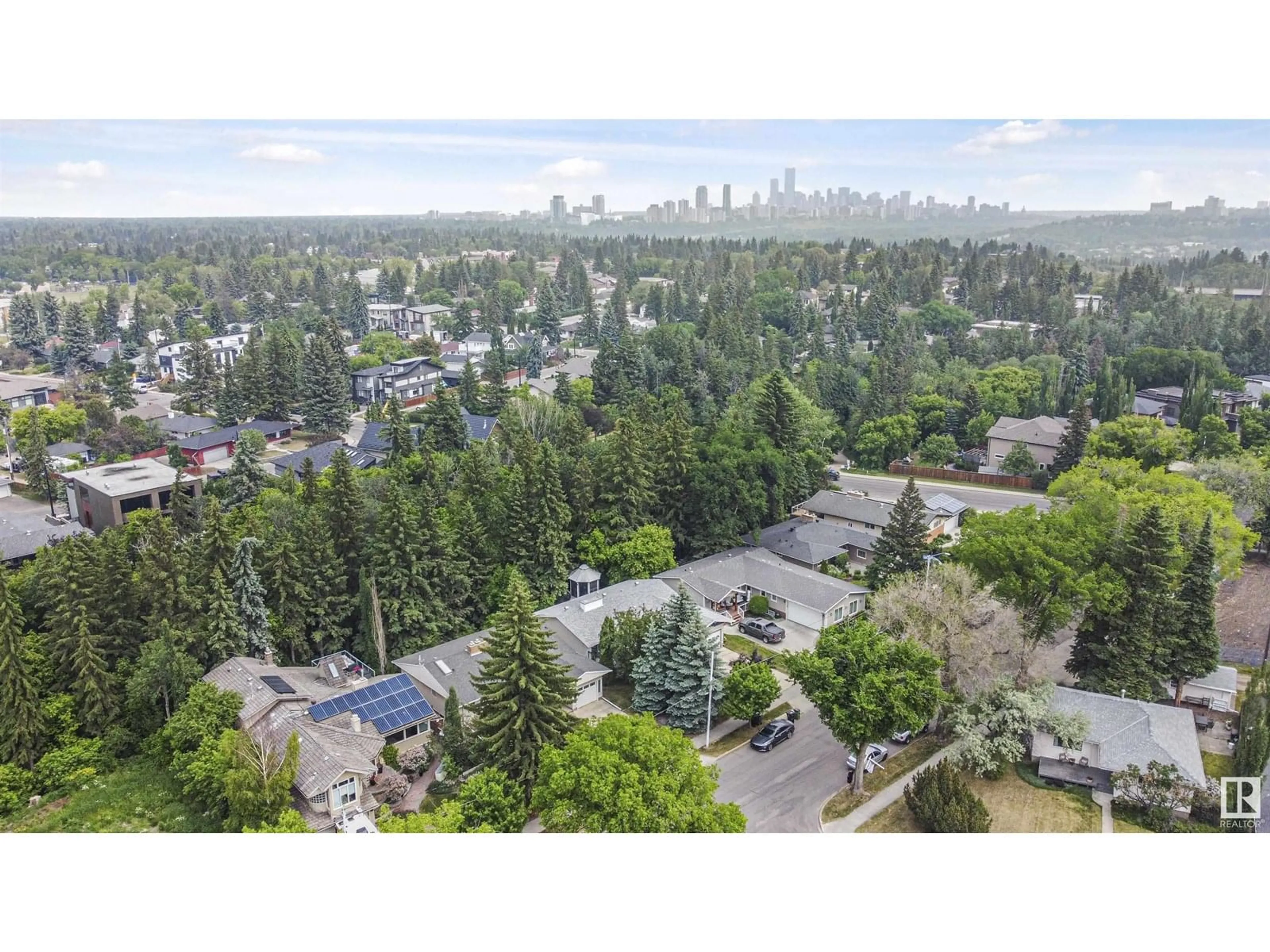 A pic from outside/outdoor area/front of a property/back of a property/a pic from drone, forest/trees view for 14620 PARK DR, Edmonton Alberta T5R5V4