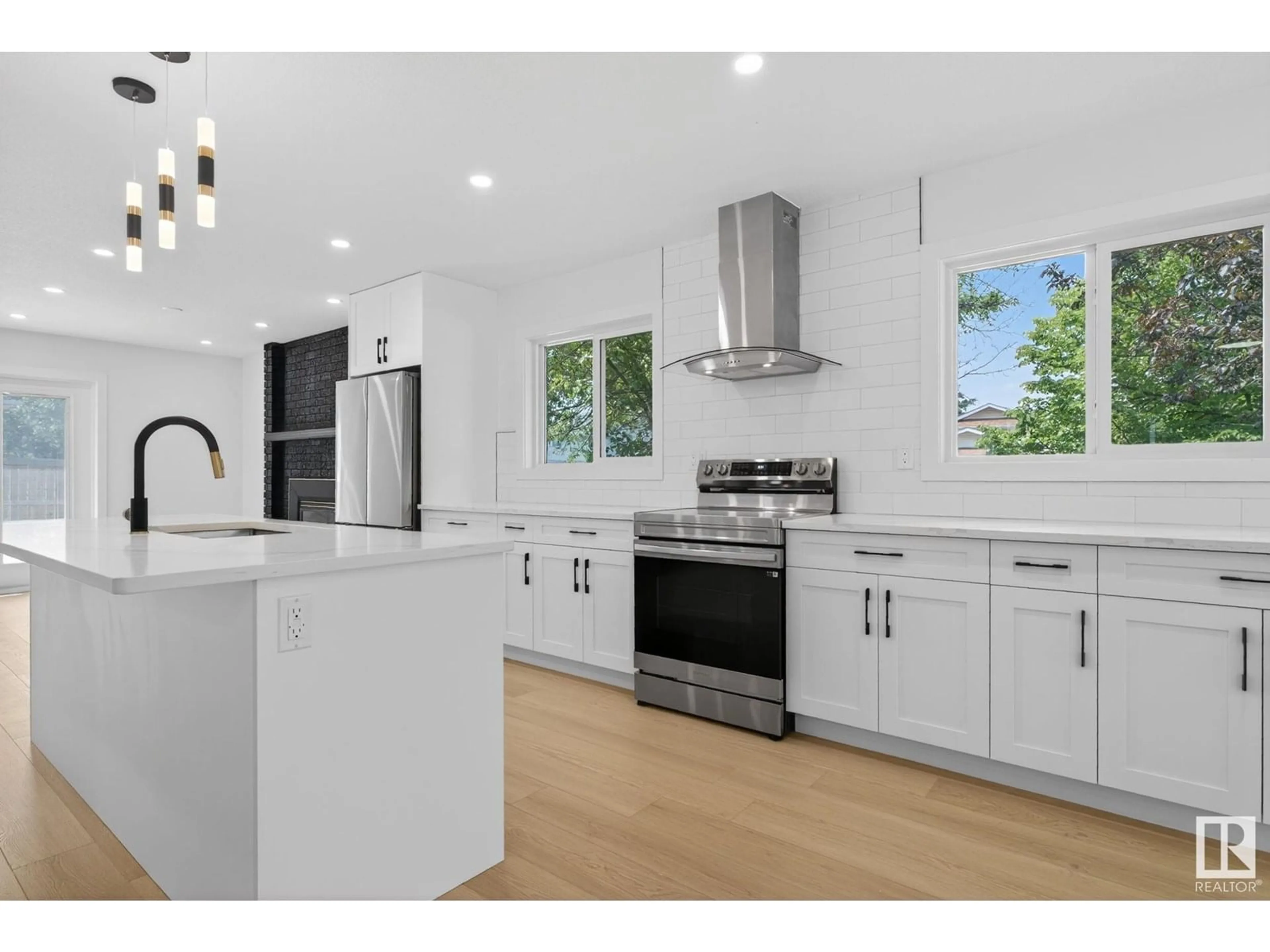 Open concept kitchen, unknown for 1 COACHMAN PL, Sherwood Park Alberta T8H1C1