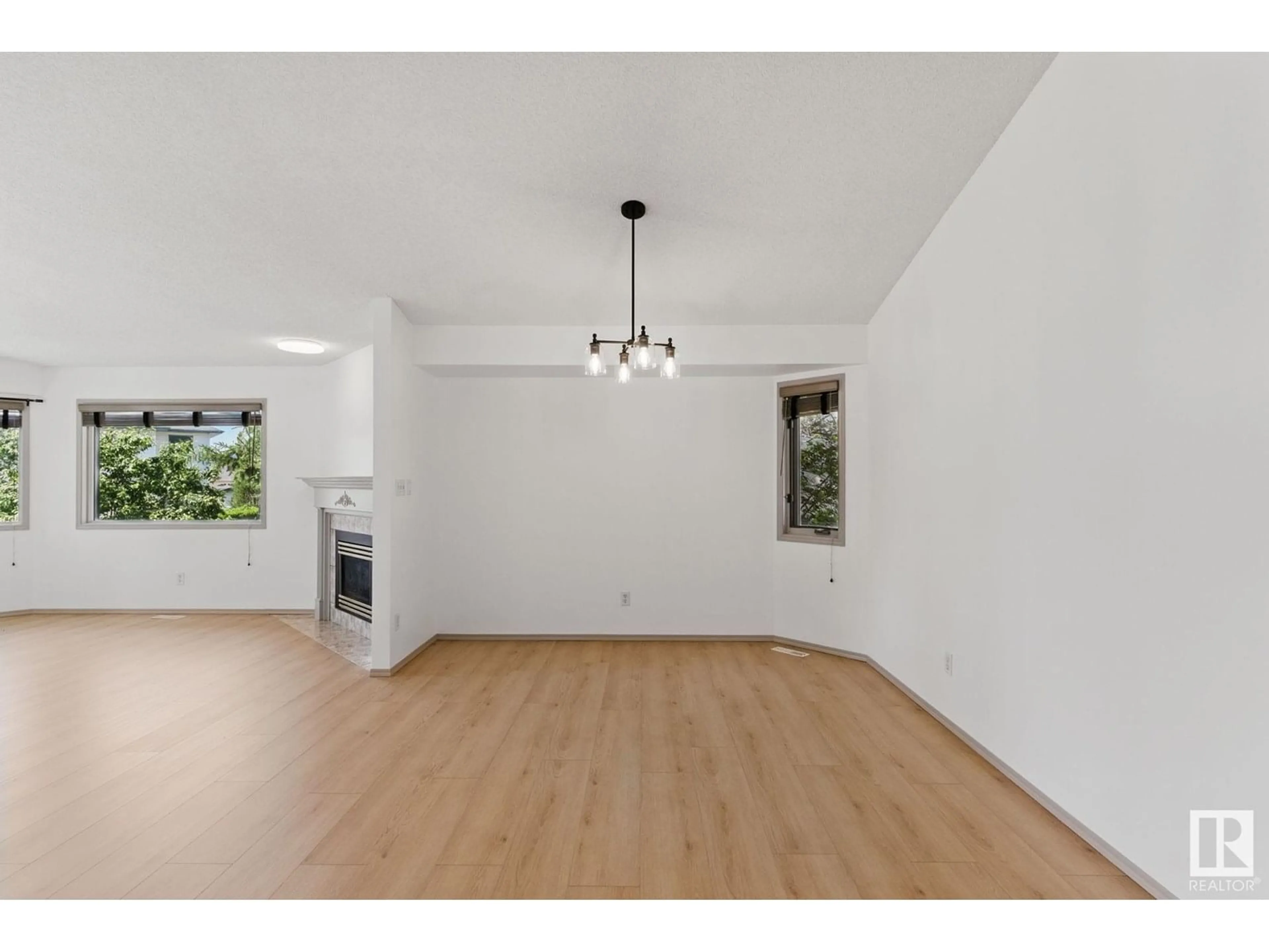 A pic of a room for 9971 178 AV, Edmonton Alberta T5X5X2