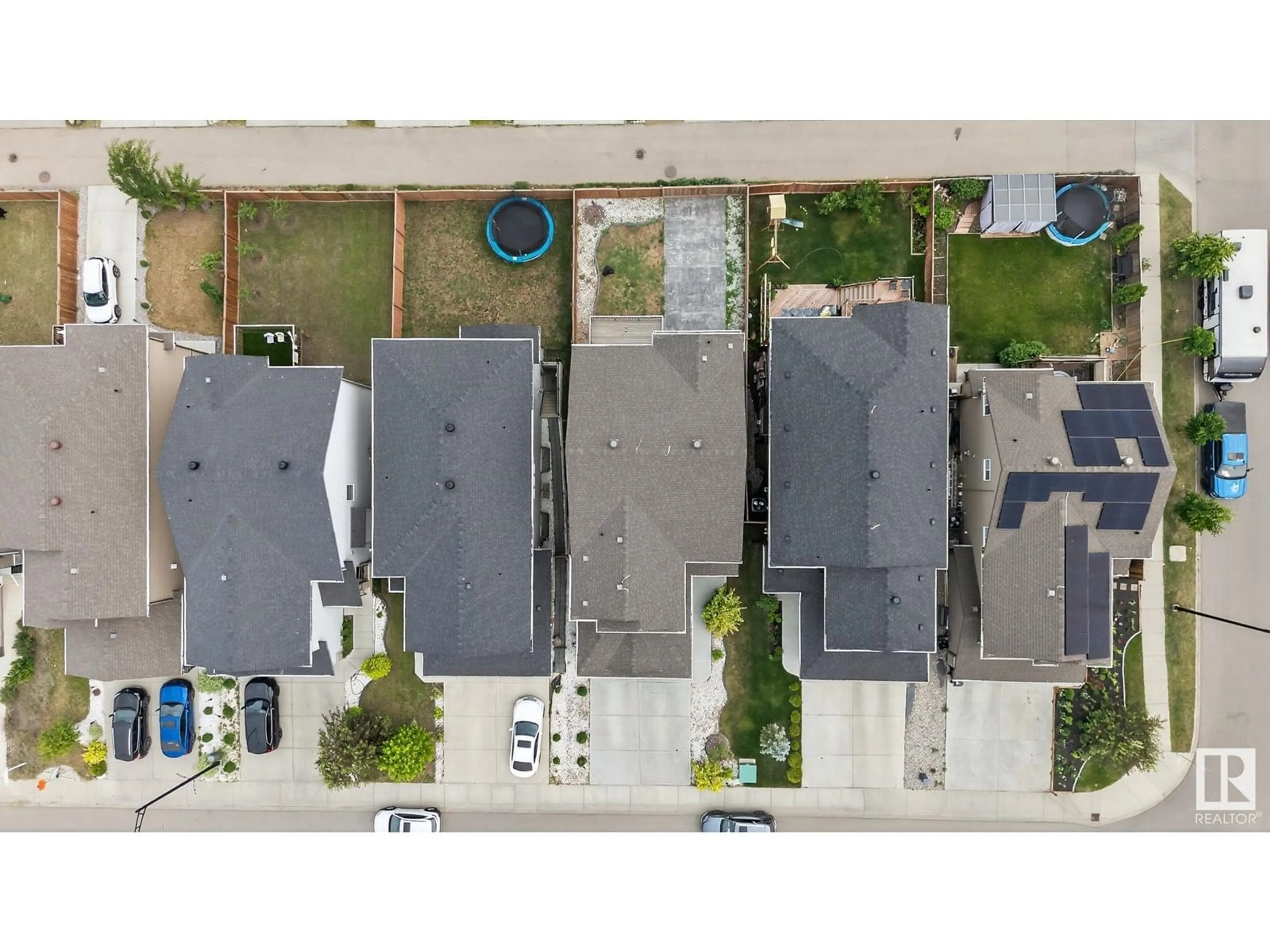 A pic from outside/outdoor area/front of a property/back of a property/a pic from drone, street for NW - 9847 222 ST, Edmonton Alberta T5T4P6