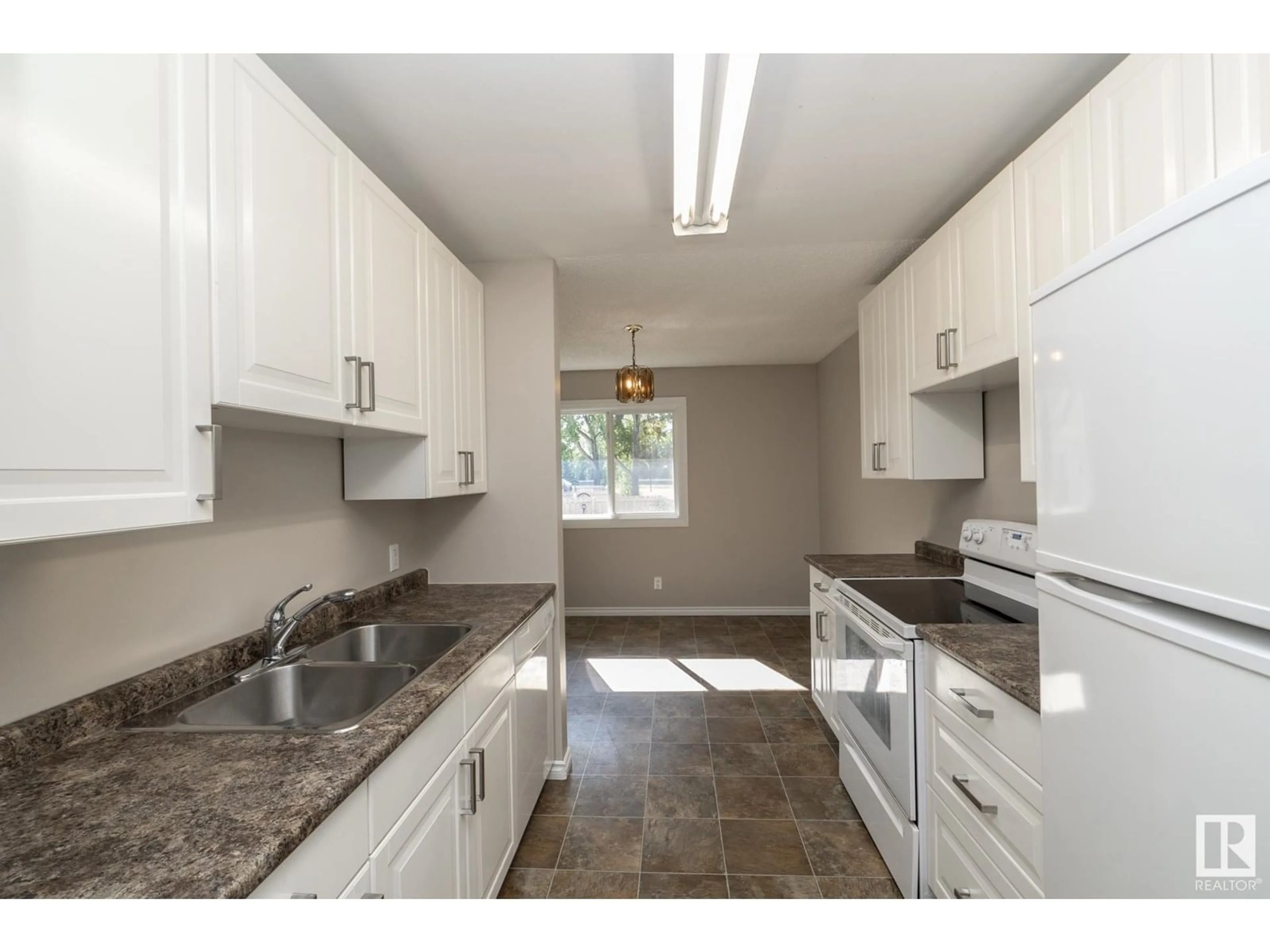 Standard kitchen, unknown for 50 ATHABASCA AC, Devon Alberta T9G1L7
