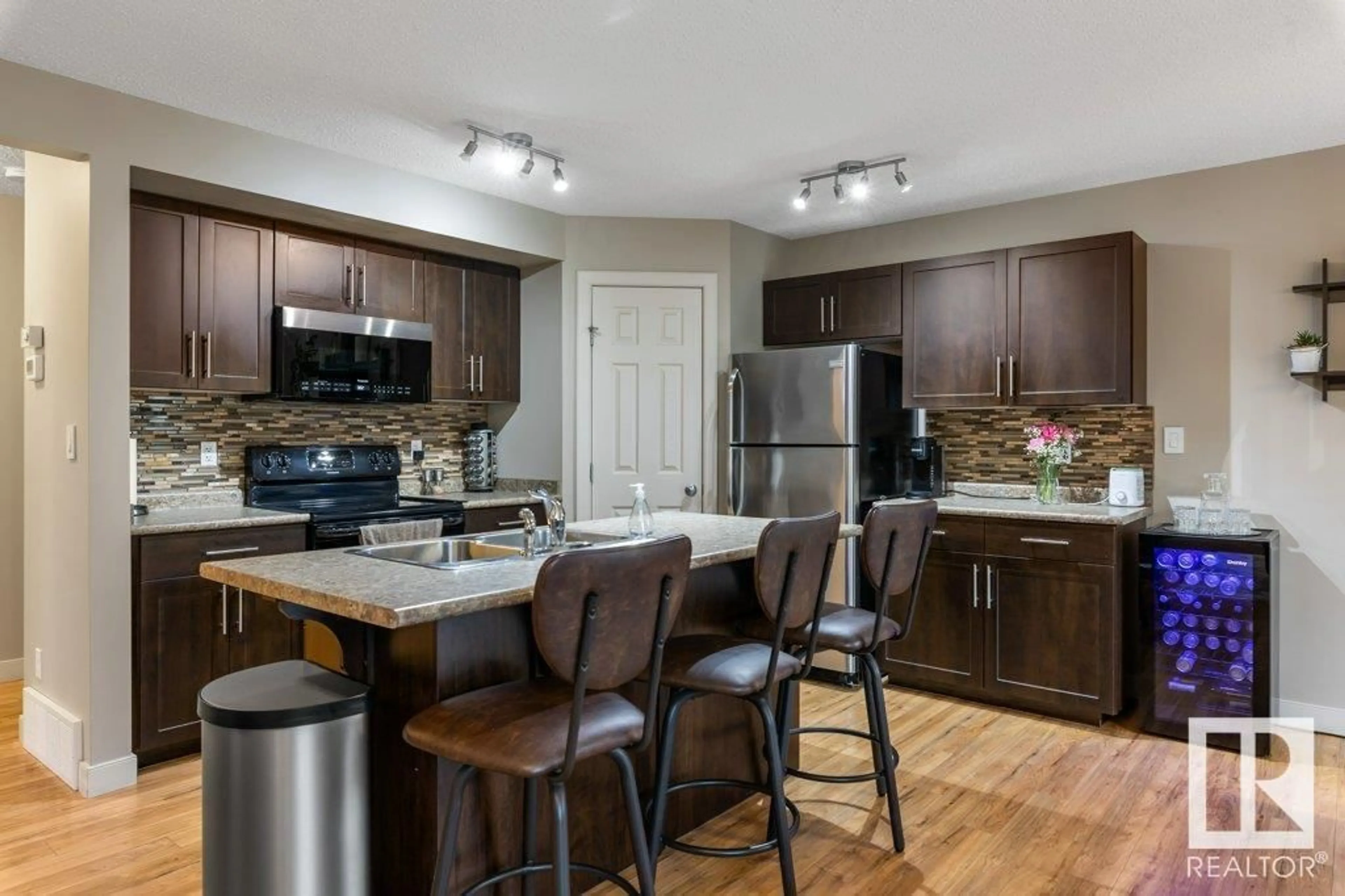 Open concept kitchen, unknown for 20036 131 AV, Edmonton Alberta T5S0E2