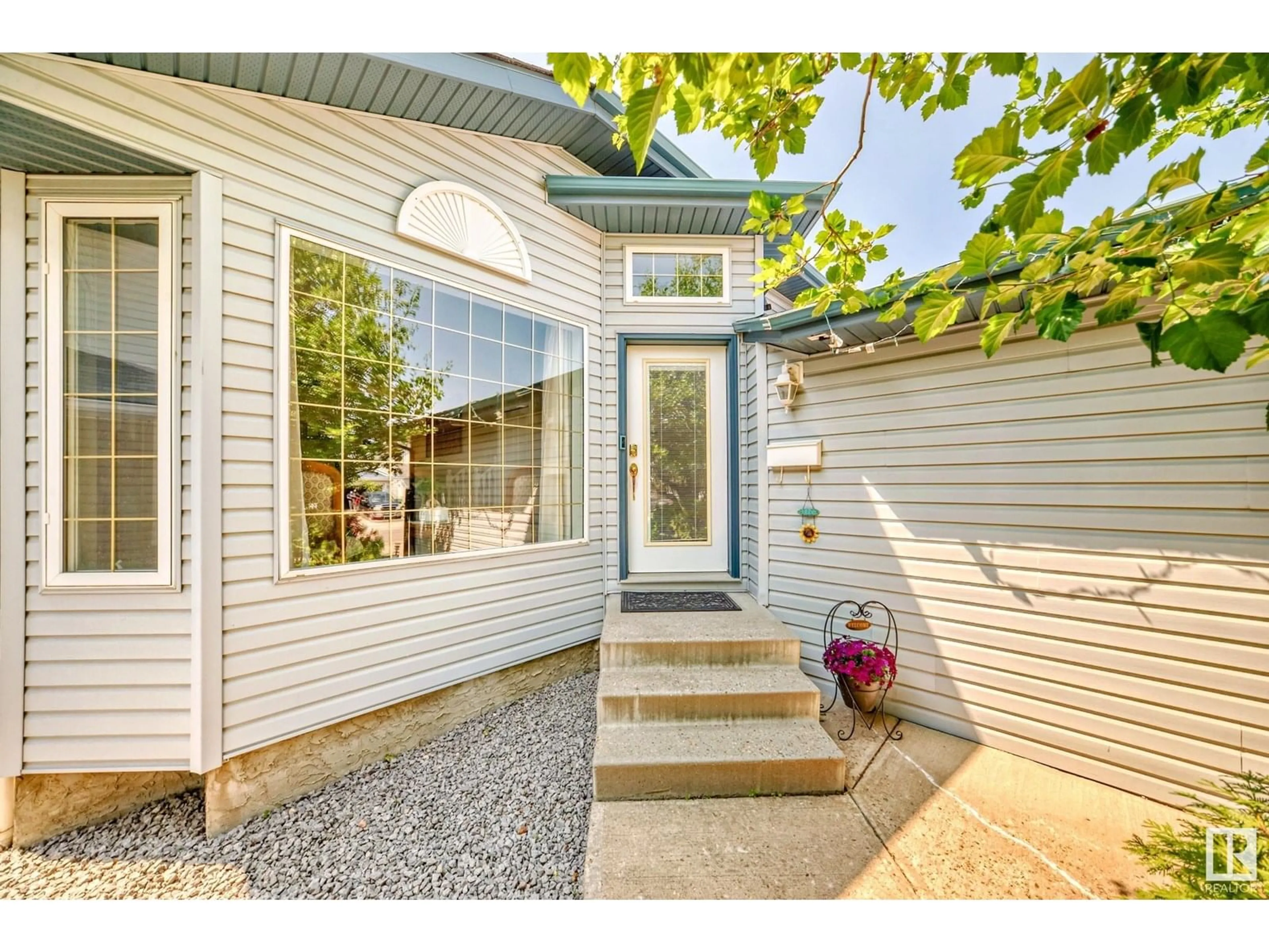 Unknown for 4 HOLLY PL, St. Albert Alberta T8N6W7