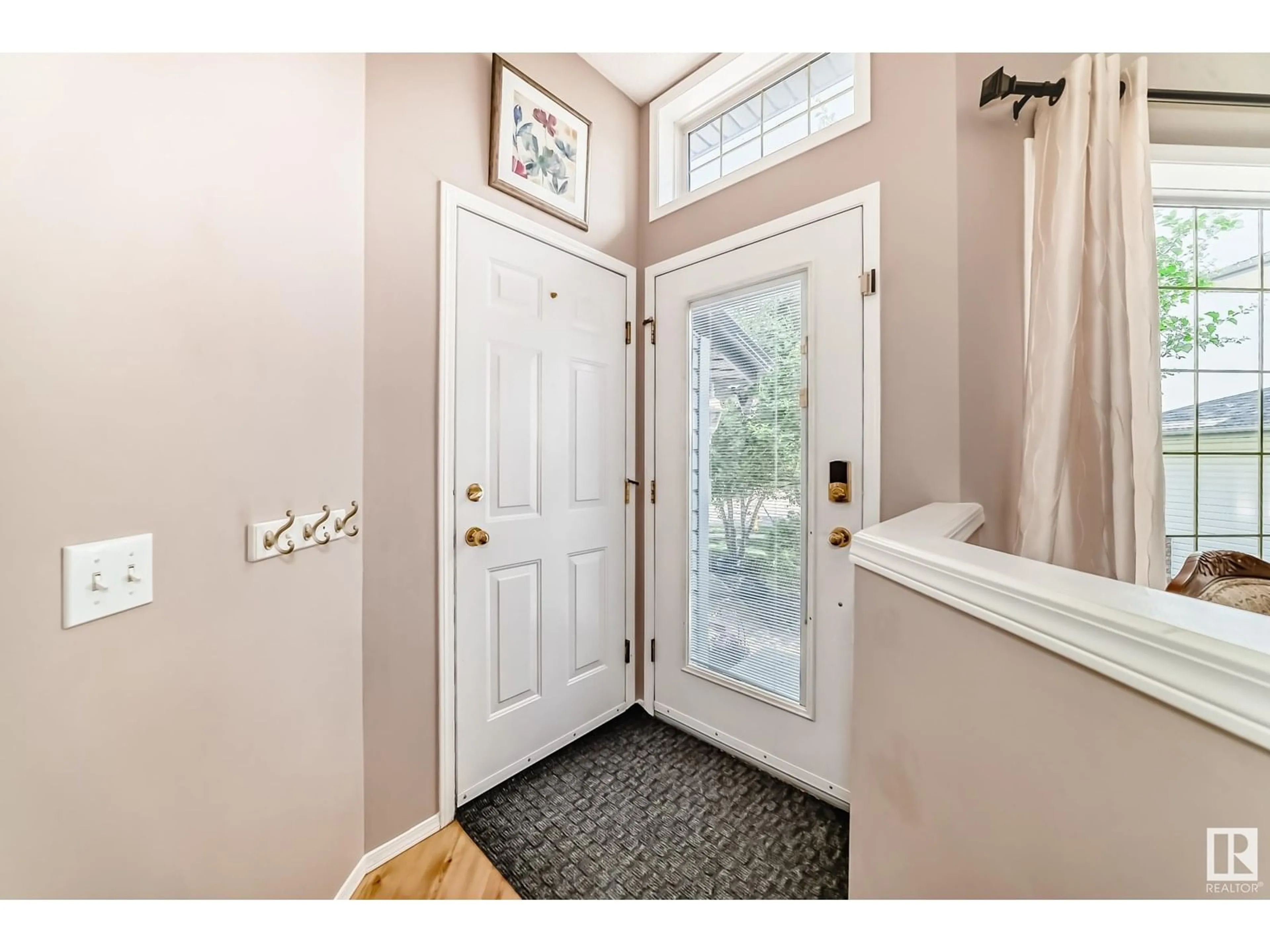 Indoor entryway for 4 HOLLY PL, St. Albert Alberta T8N6W7