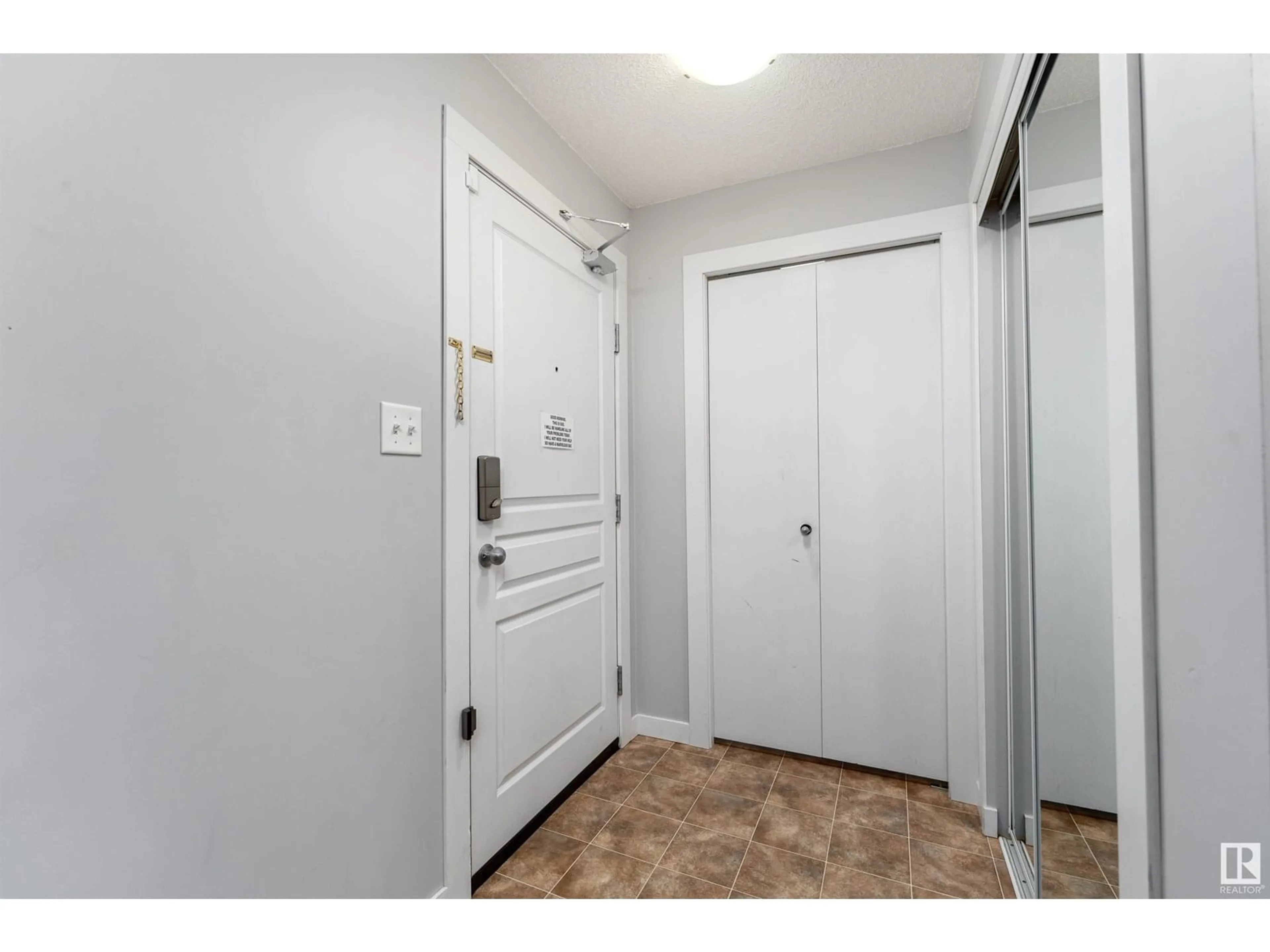 Indoor entryway for #219 - 1180 HYNDMAN RD, Edmonton Alberta T5A0P8