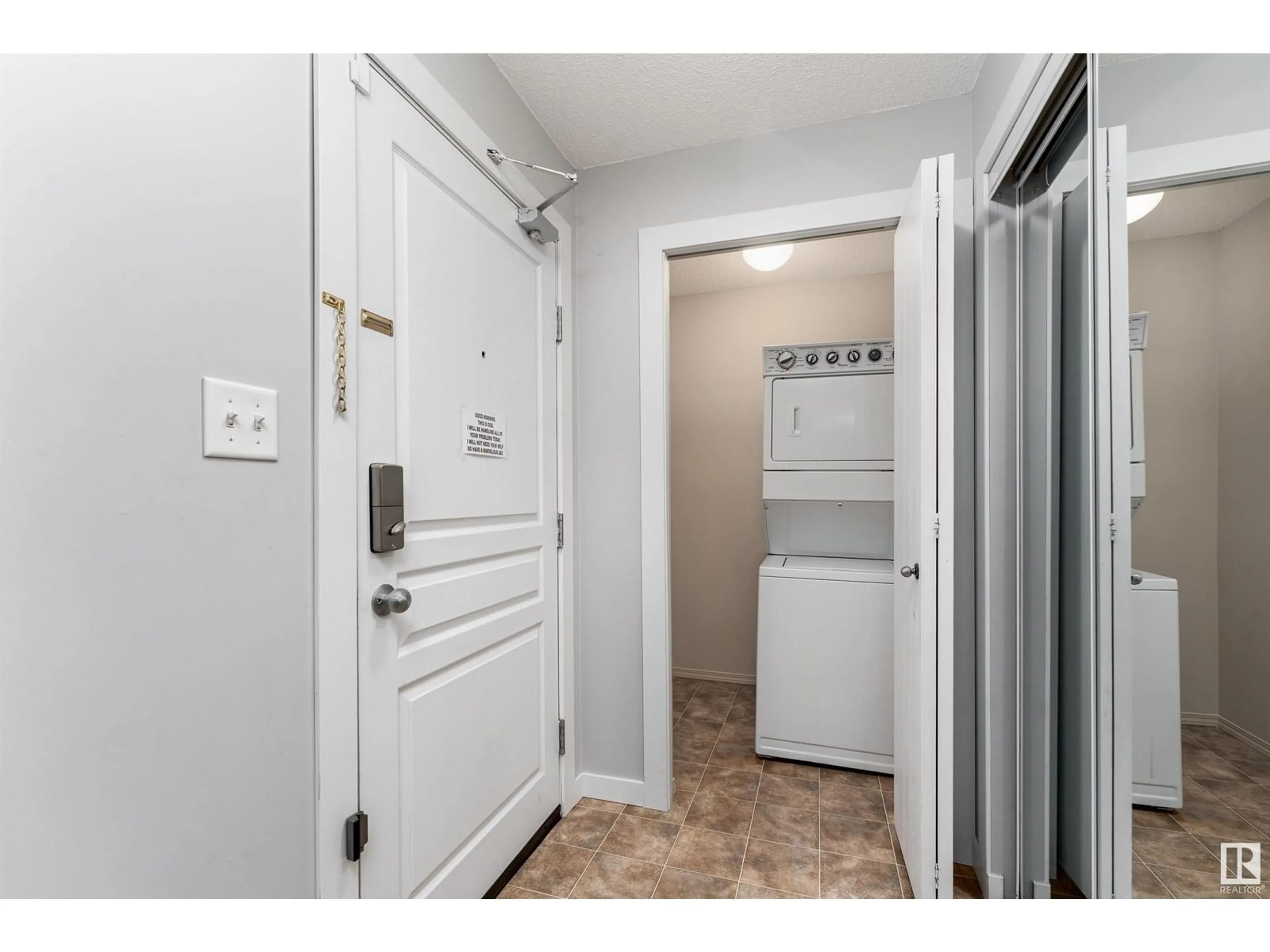 Indoor entryway for #219 - 1180 HYNDMAN RD, Edmonton Alberta T5A0P8